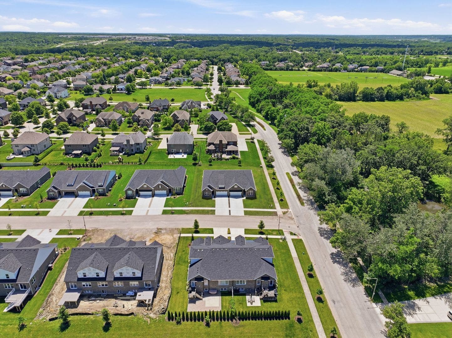 16580 Kayla Drive, Lemont, IL 60439 16580 Kayla Drive, Lemont, IL 60439