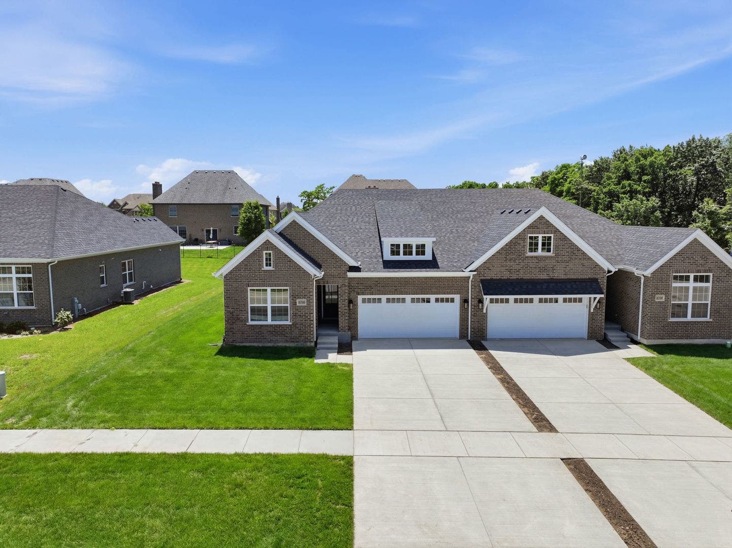 16580 Kayla Drive, Lemont, IL 60439 16580 Kayla Drive, Lemont, IL 60439