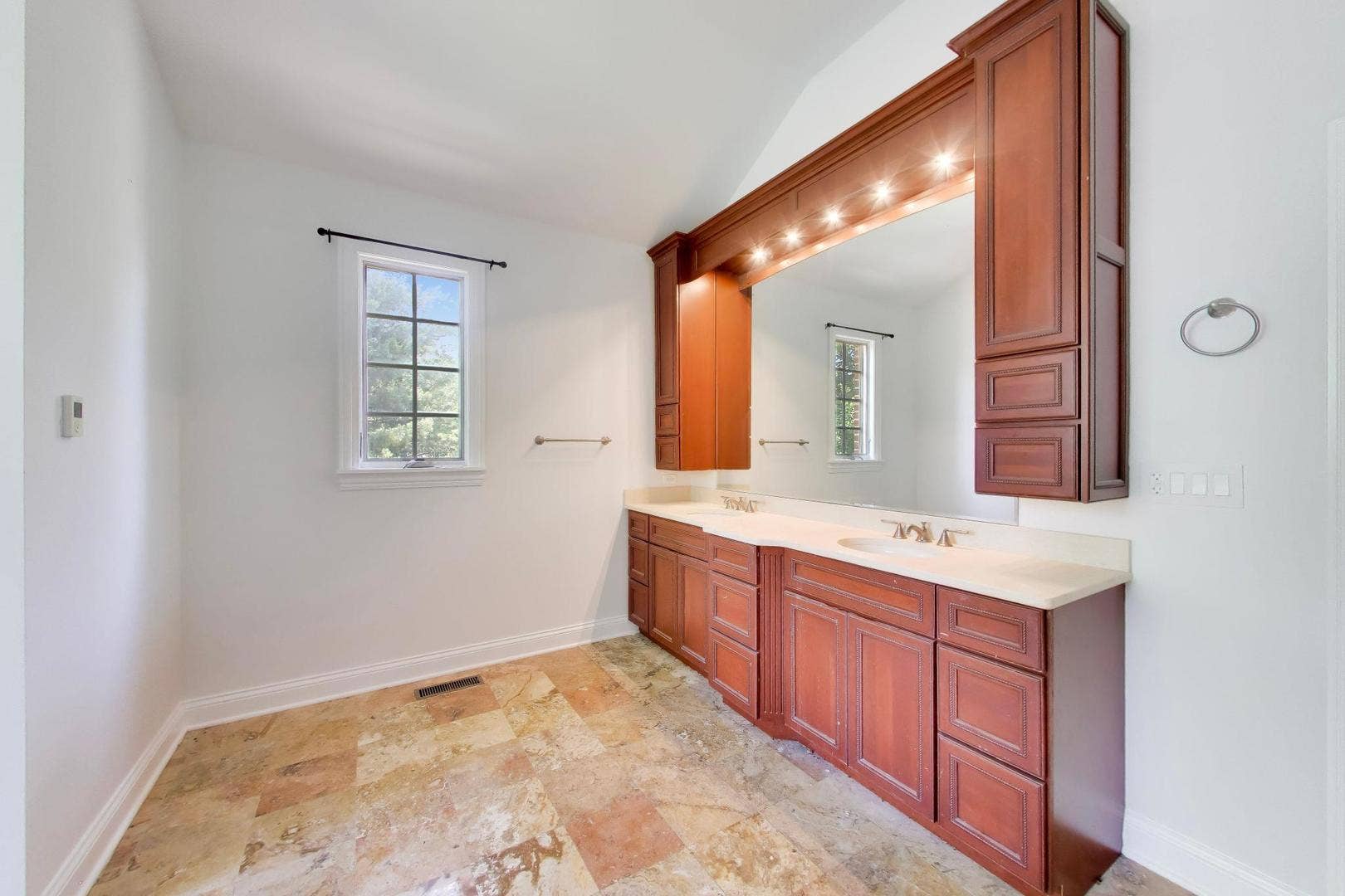 73 Locust Road, Winnetka, IL 60093