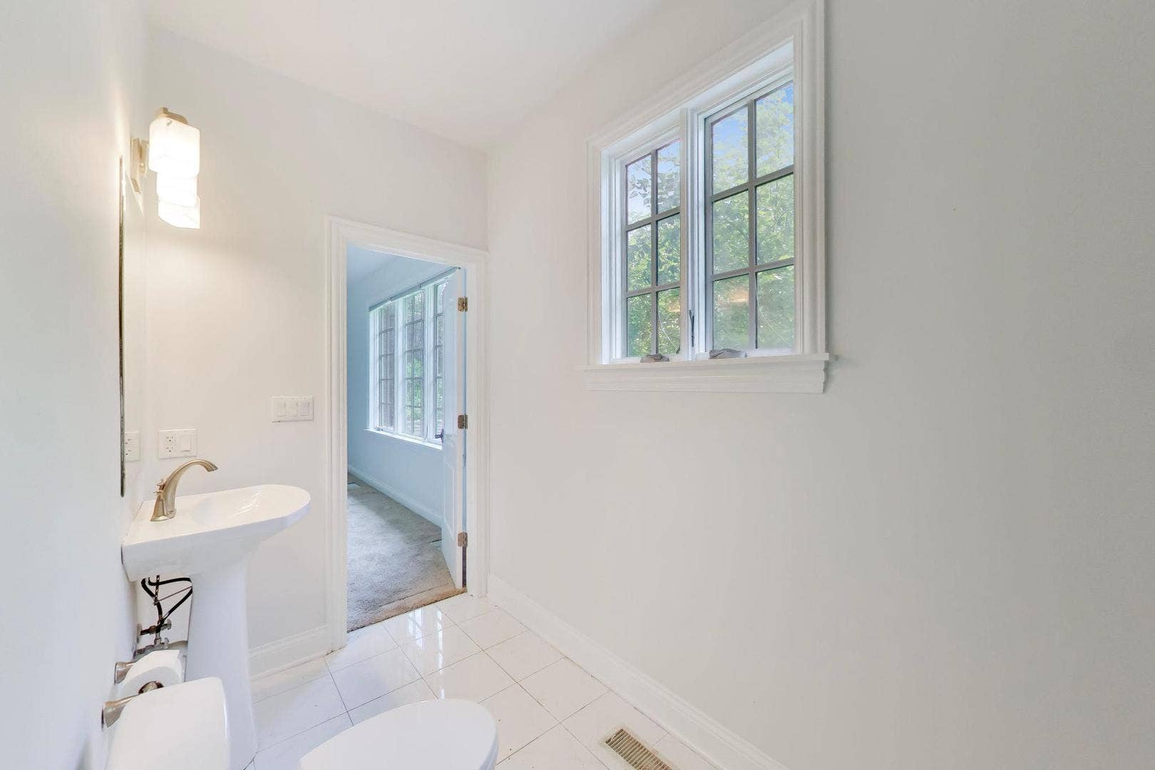 73 Locust Road, Winnetka, IL 60093