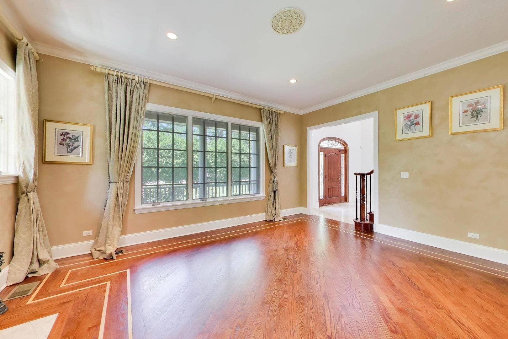 73 Locust Road, Winnetka, IL 60093