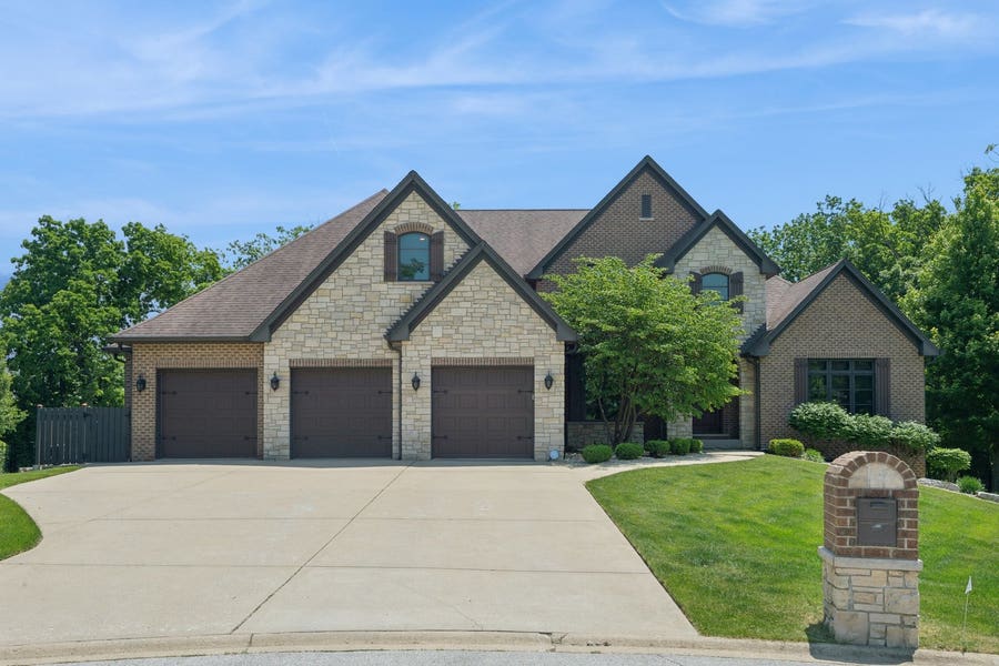 Property photo for 7817 W Emma Court, Orland Park, IL