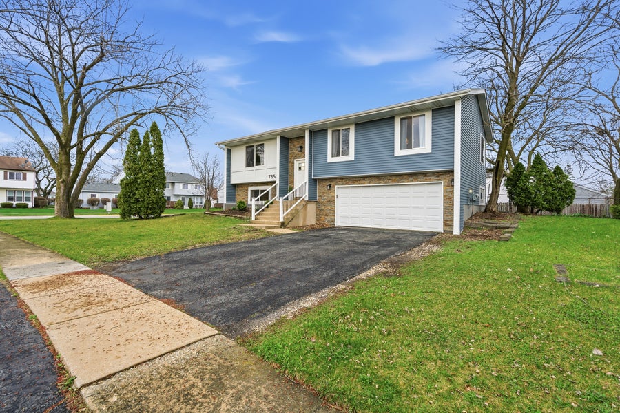 Property photo for 7654 W Moorefield Drive, Frankfort, IL