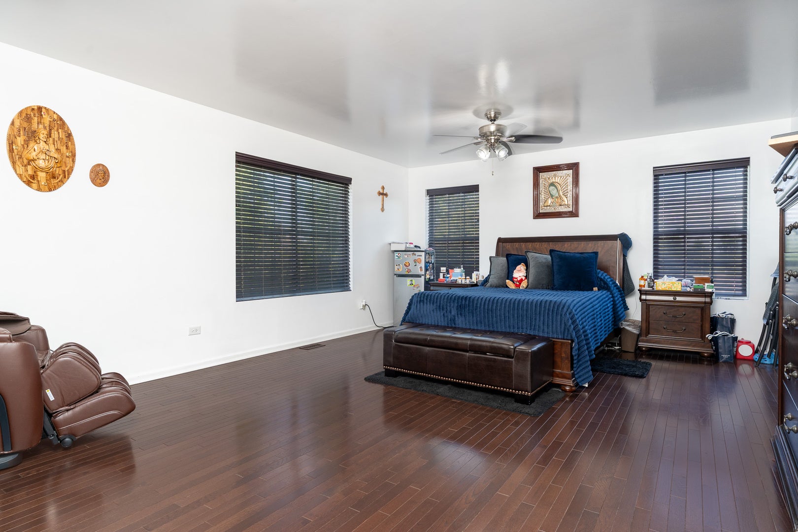 7108 Carbuck Court, Joliet, IL 60431 Porcelain flooring