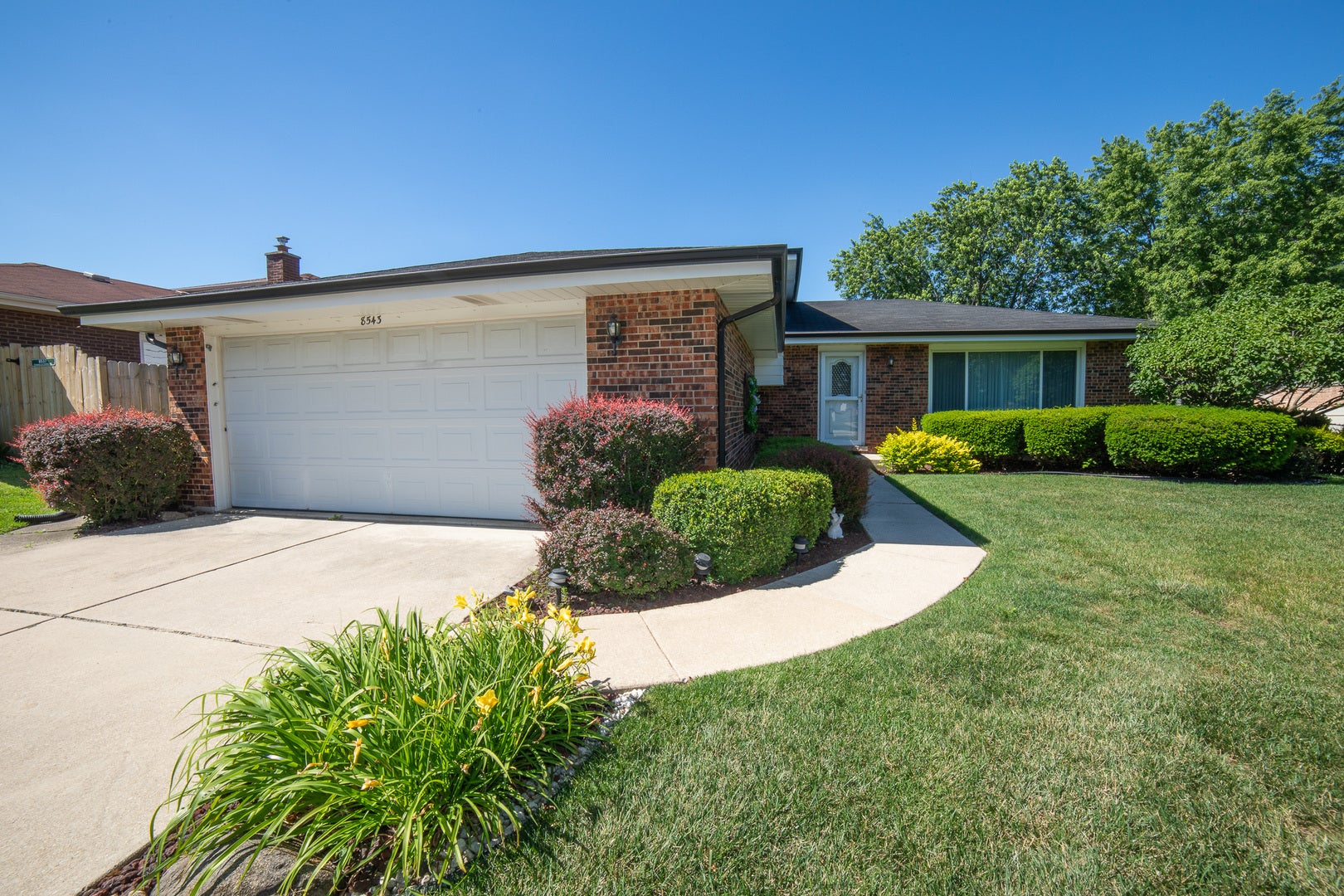 8543 163RD Street, Tinley Park, IL 60487 8543 163RD Street, Tinley Park, IL 60487
