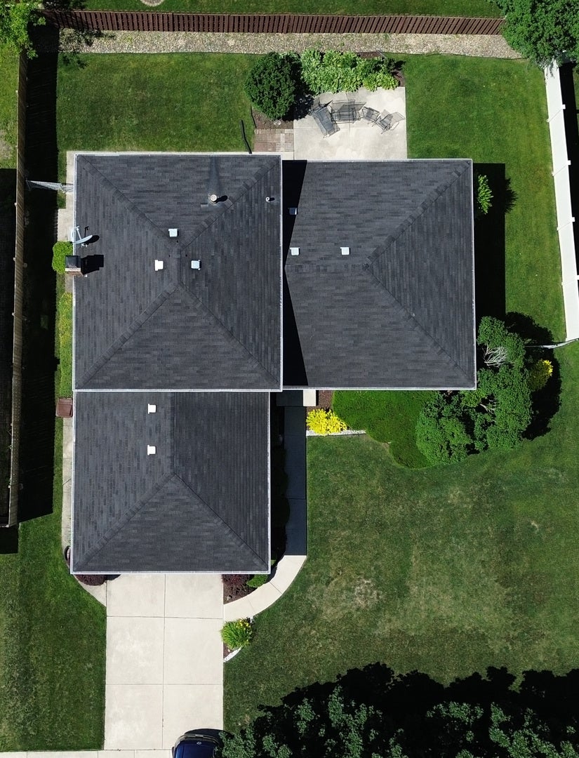 8543 163RD Street, Tinley Park, IL 60487 8543 163RD Street, Tinley Park, IL 60487