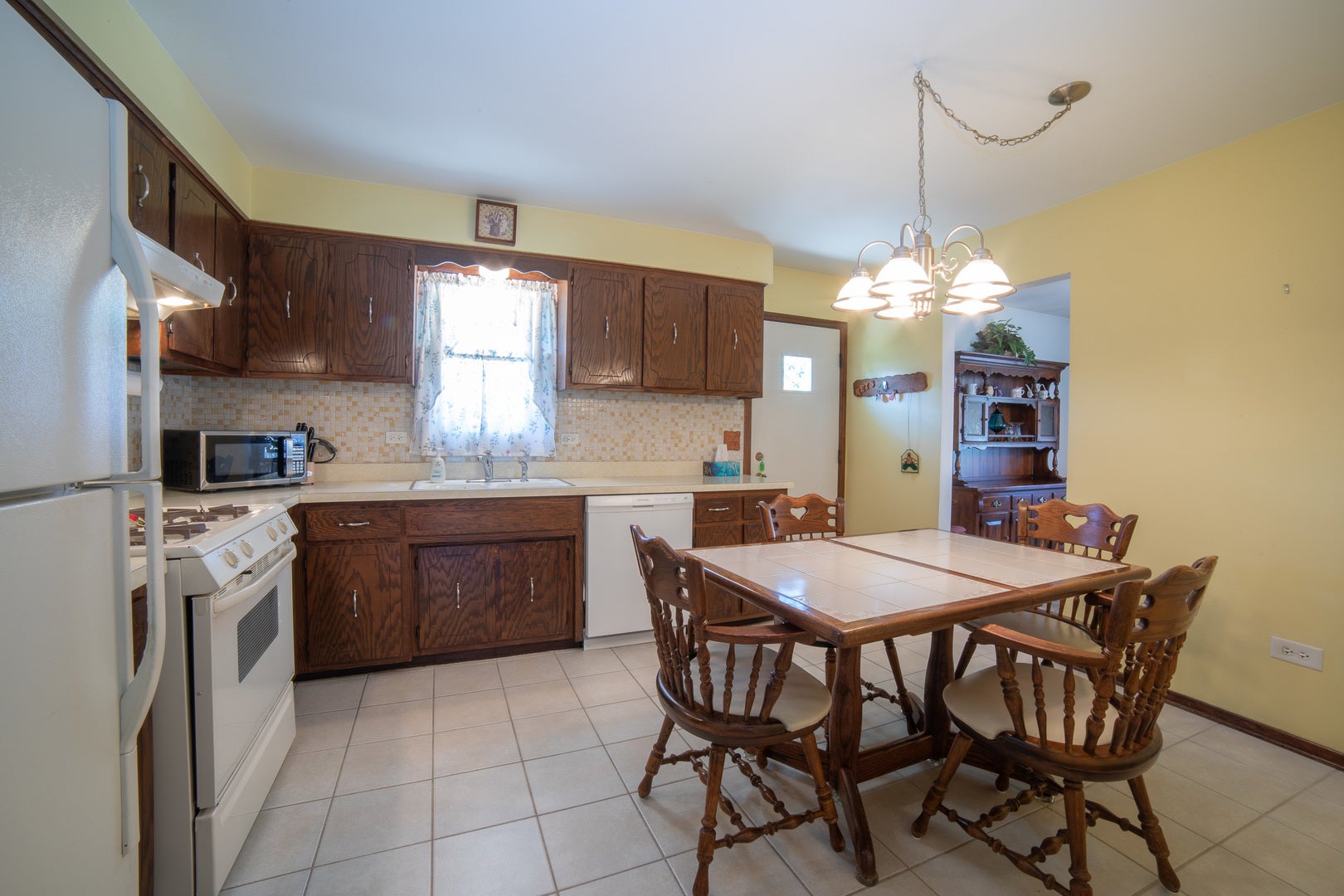 8543 163RD Street, Tinley Park, IL 60487 8543 163RD Street, Tinley Park, IL 60487