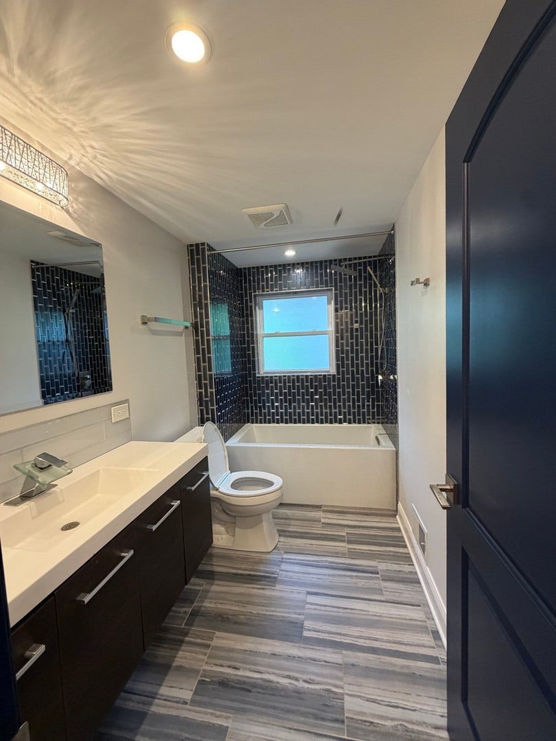 4532 Pershing Avenue, Downers Grove, IL 60515 4532 Pershing Avenue, Downers Grove, IL 60515