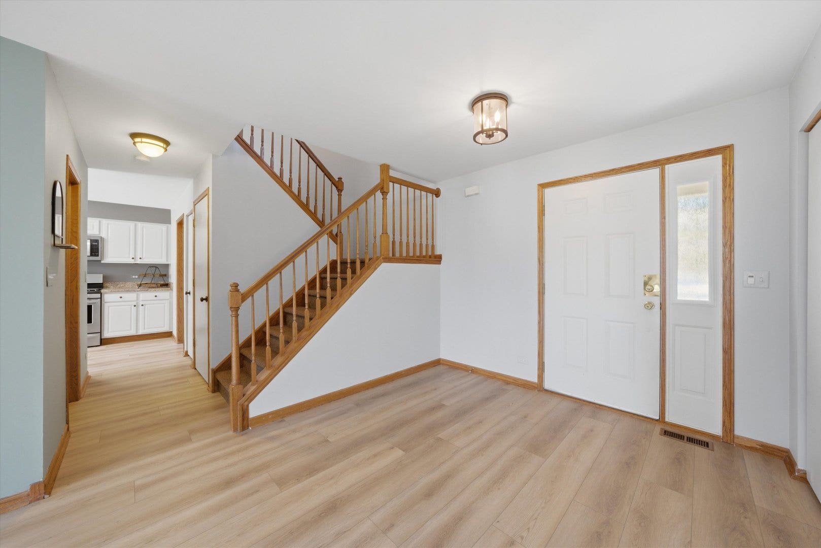 7770 Bristol Park Drive, Tinley Park, IL 60477 Entry Foyer