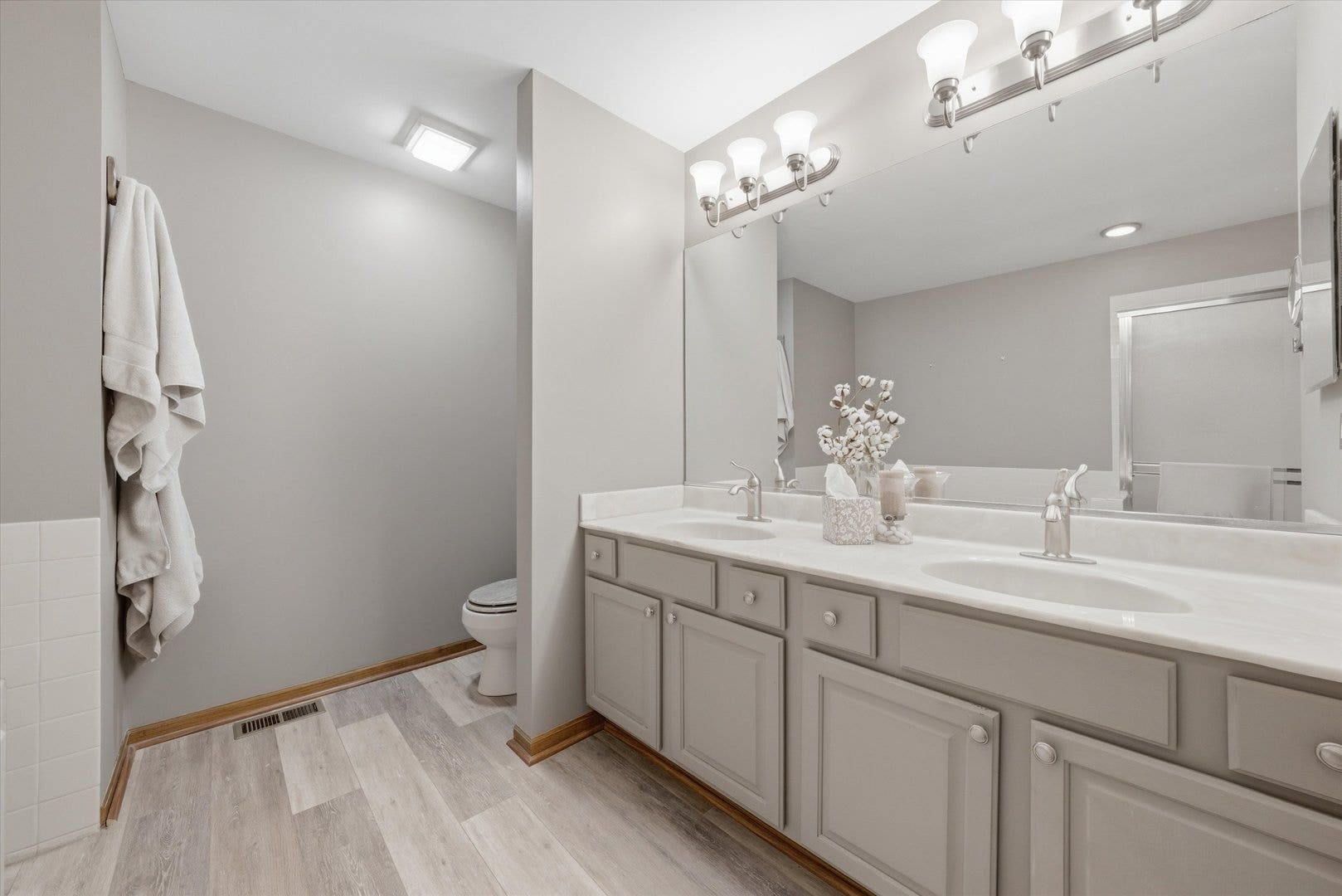 7770 Bristol Park Drive, Tinley Park, IL 60477 Primary Bath #1