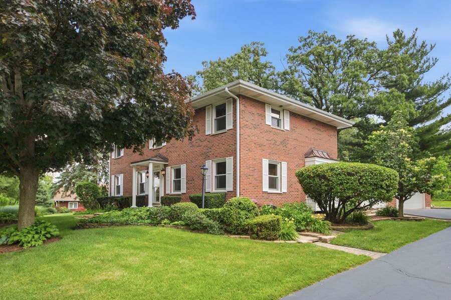 Property photo for 1065 Barneswood Drive, Downers Grove, IL