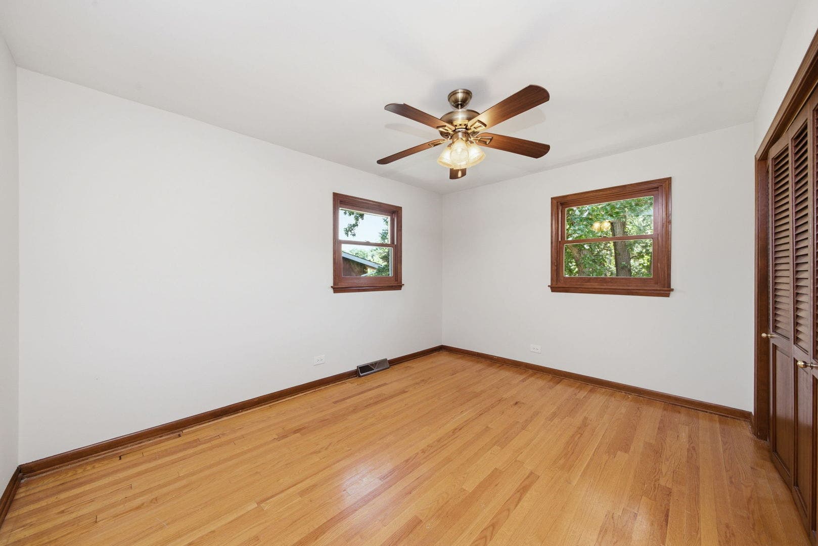 1065 Barneswood Drive, Downers Grove, IL 60515