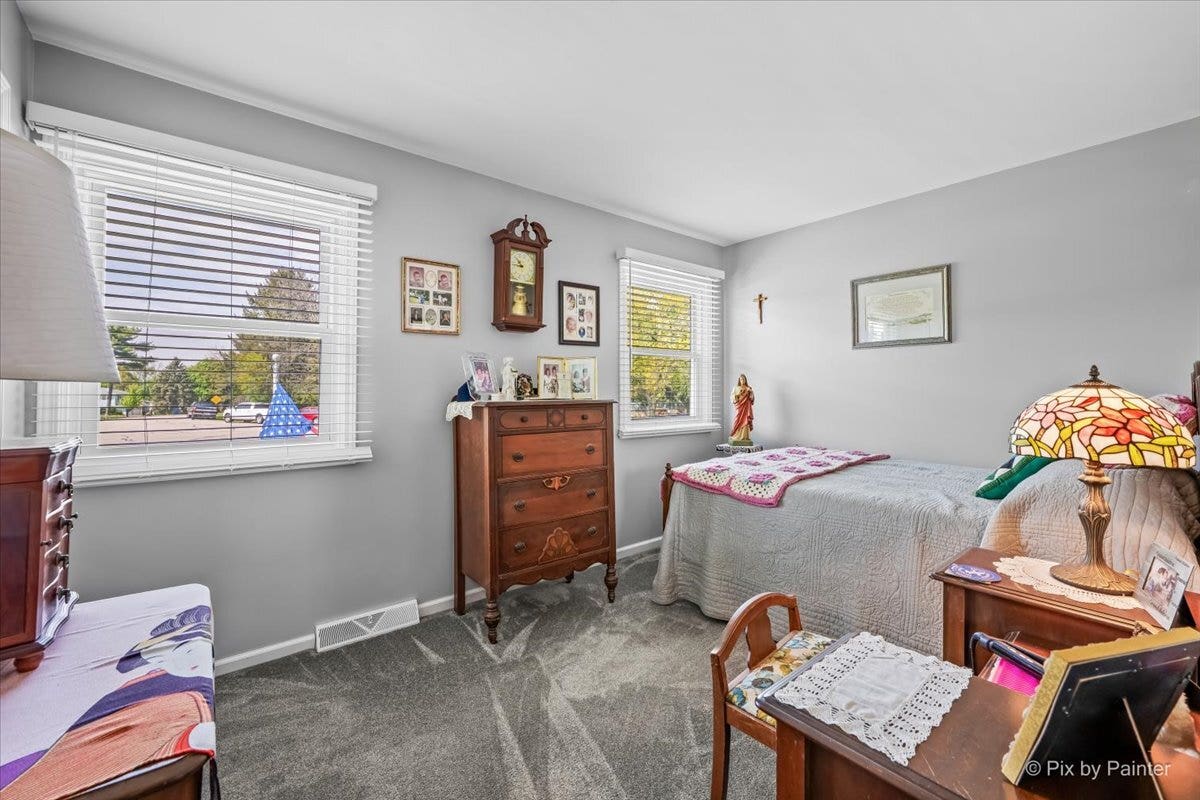 37W150 Olwin Drive, Elgin, IL 60124 37W150 Olwin Drive, Elgin, IL 60124