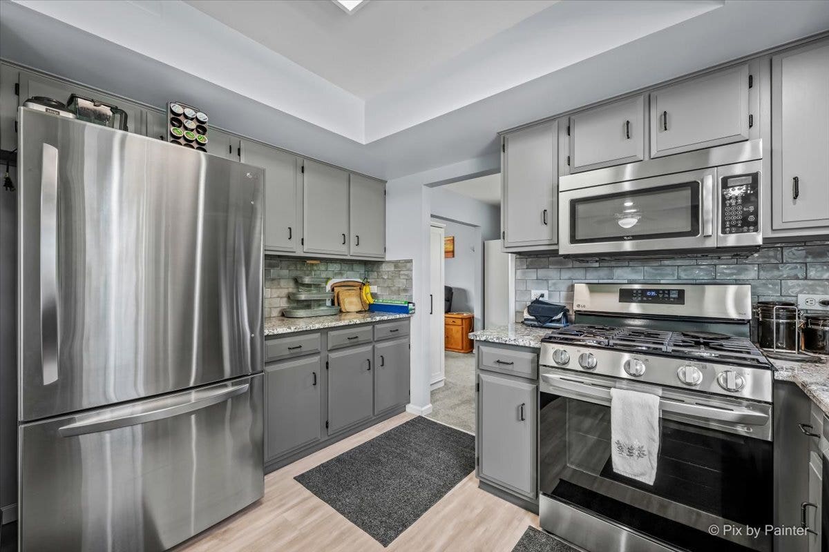 37W150 Olwin Drive, Elgin, IL 60124 37W150 Olwin Drive, Elgin, IL 60124