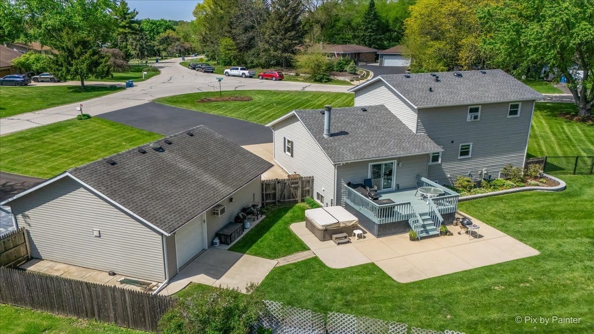 37W150 Olwin Drive, Elgin, IL 60124 37W150 Olwin Drive, Elgin, IL 60124