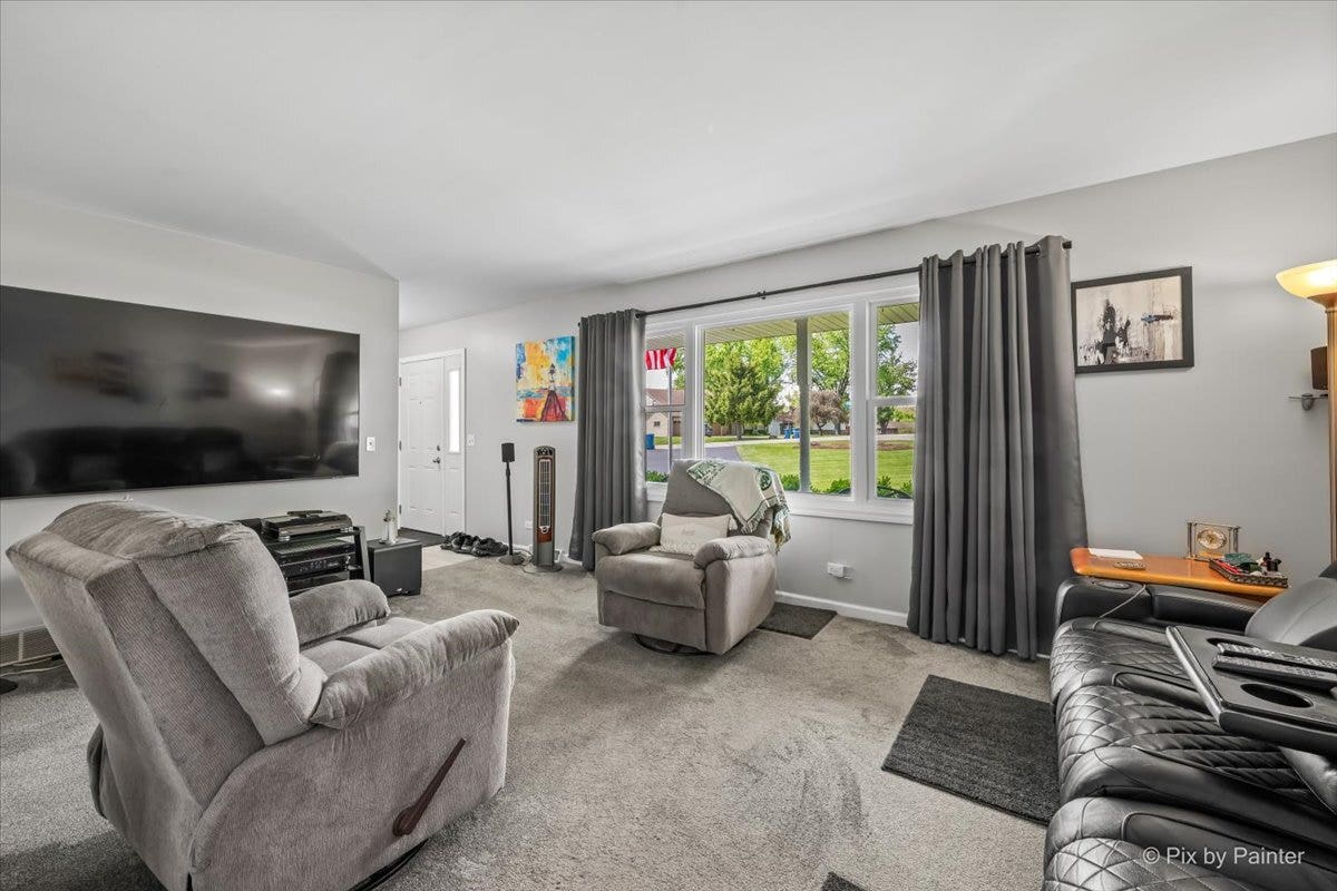 37W150 Olwin Drive, Elgin, IL 60124 37W150 Olwin Drive, Elgin, IL 60124