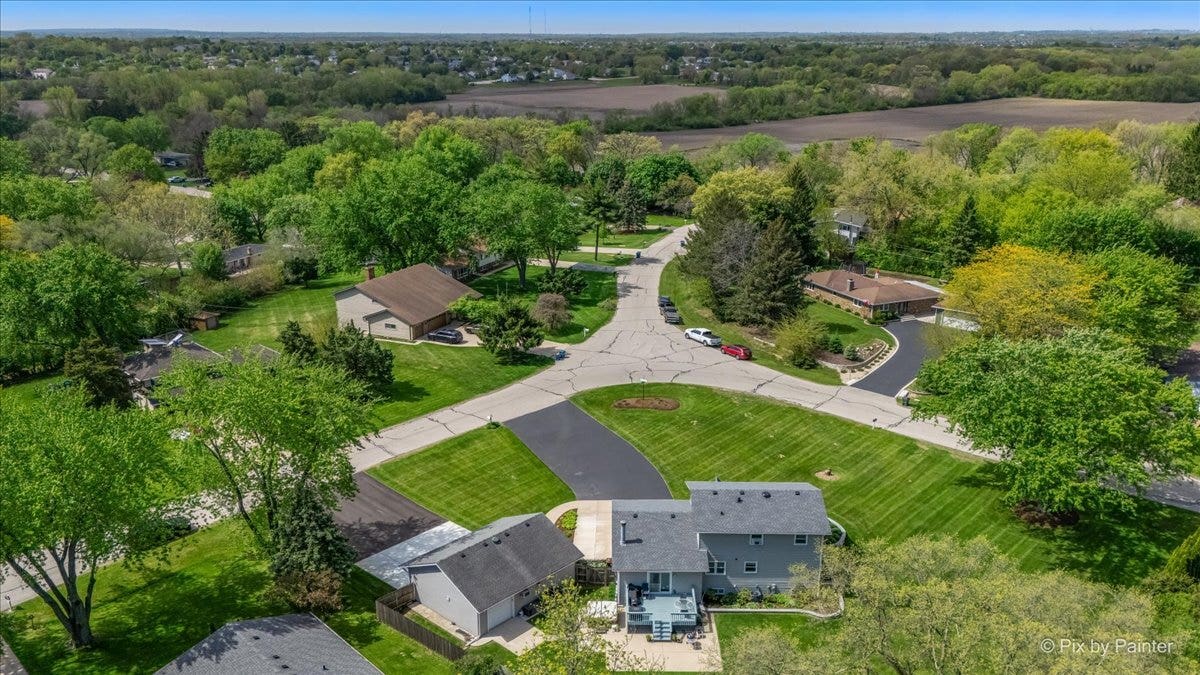 37W150 Olwin Drive, Elgin, IL 60124 37W150 Olwin Drive, Elgin, IL 60124