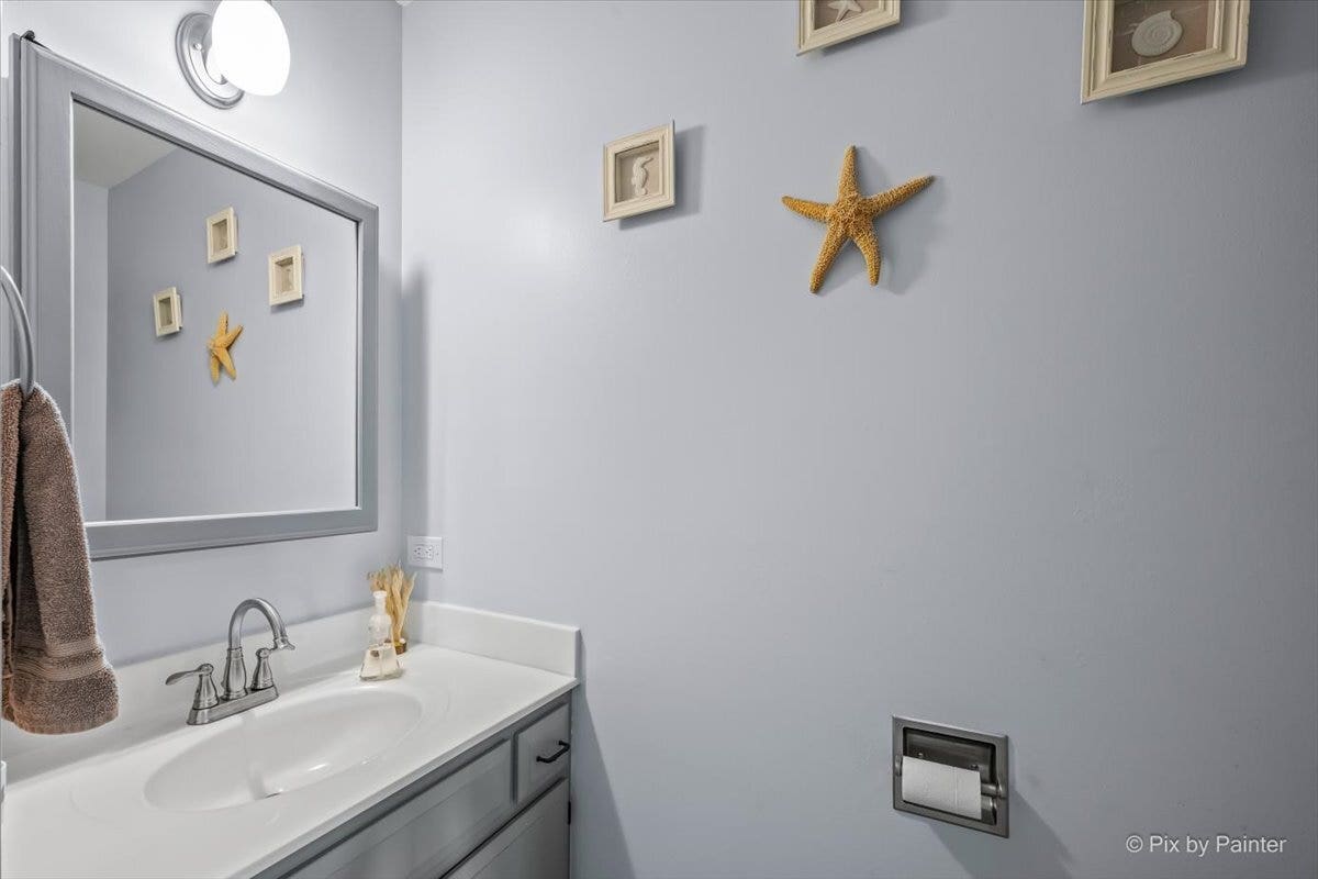 37W150 Olwin Drive, Elgin, IL 60124 37W150 Olwin Drive, Elgin, IL 60124