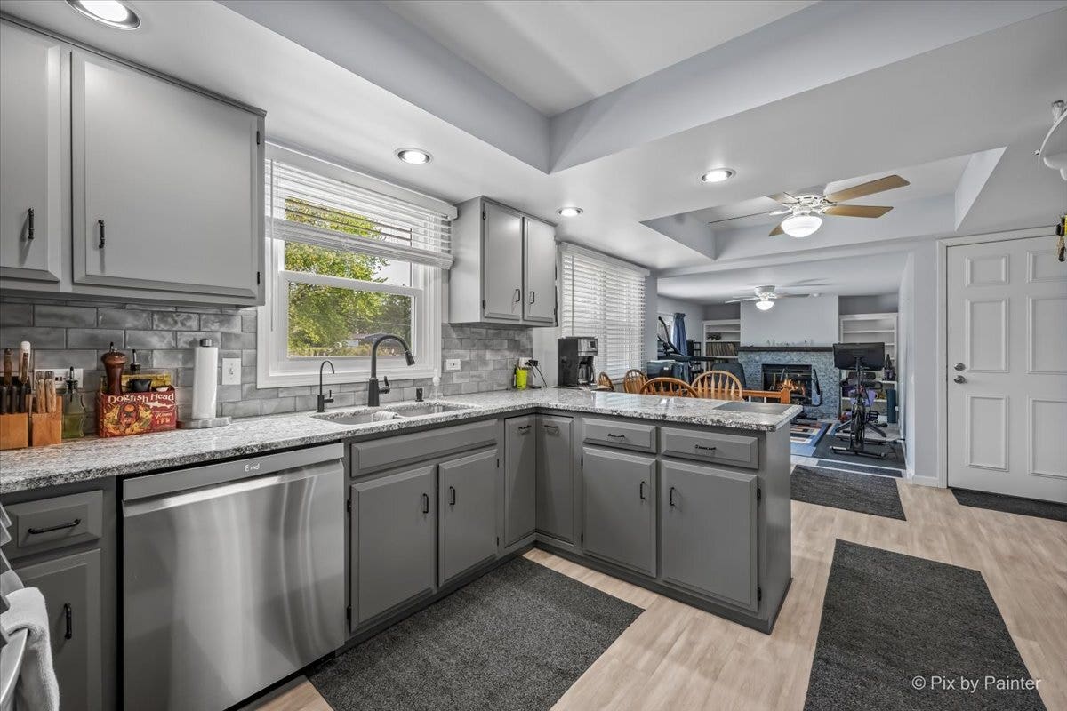 37W150 Olwin Drive, Elgin, IL 60124 37W150 Olwin Drive, Elgin, IL 60124