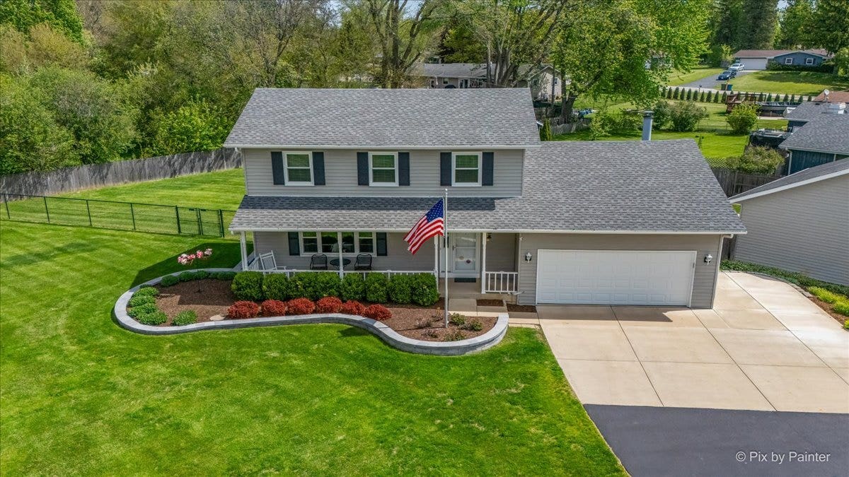 37W150 Olwin Drive, Elgin, IL 60124 37W150 Olwin Drive, Elgin, IL 60124