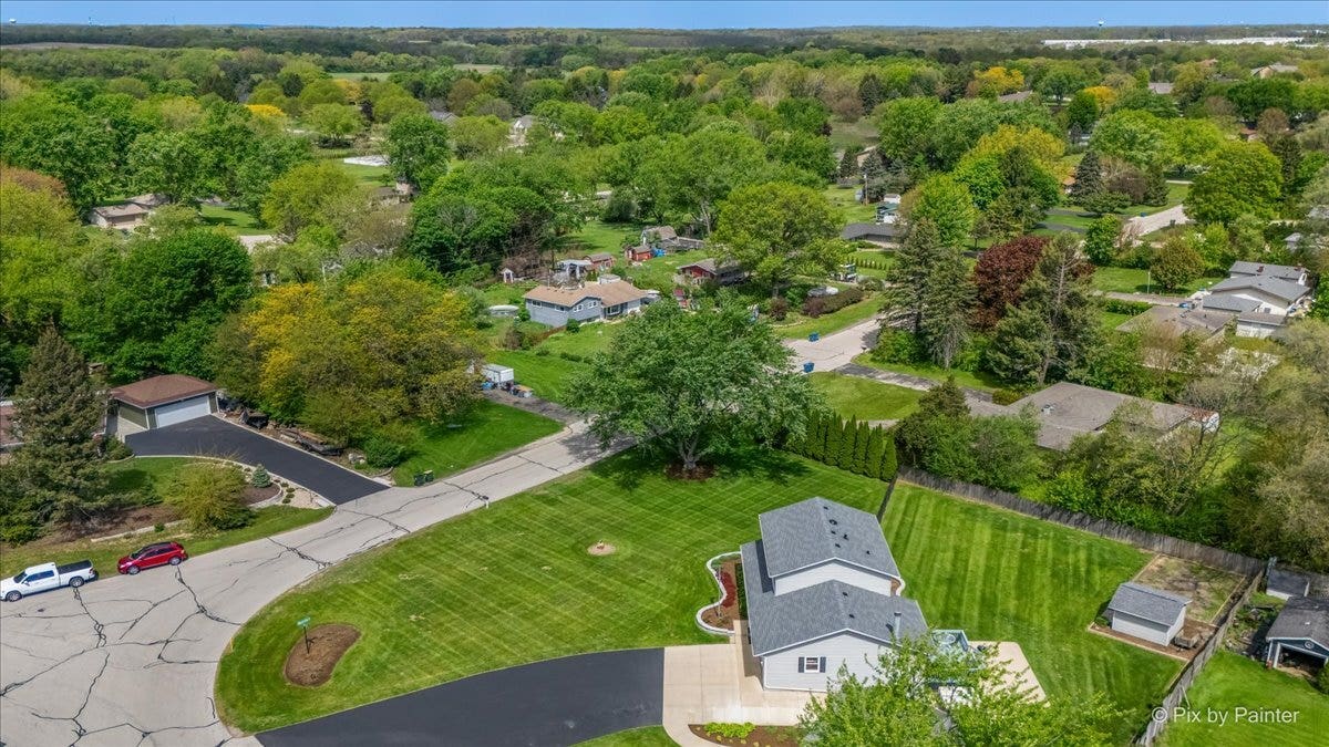 37W150 Olwin Drive, Elgin, IL 60124 37W150 Olwin Drive, Elgin, IL 60124