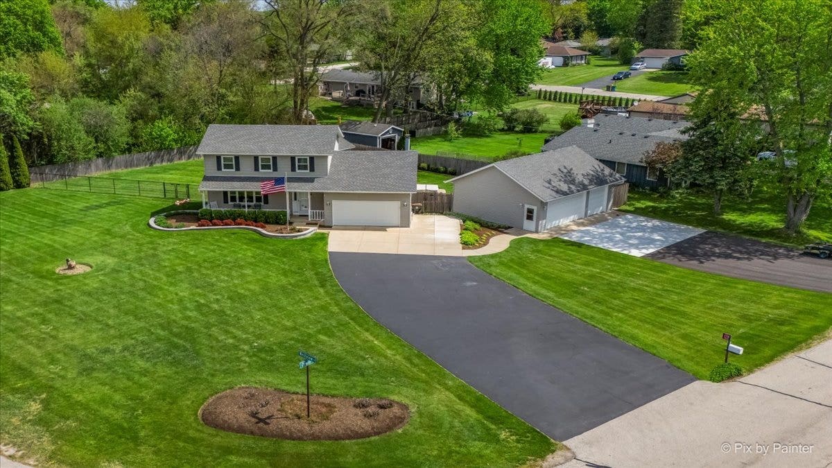 37W150 Olwin Drive, Elgin, IL 60124 37W150 Olwin Drive, Elgin, IL 60124