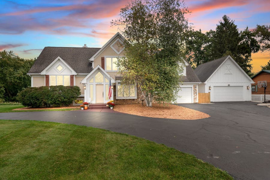 Property photo for 27069 W FOX RIVER Road, Cary, IL