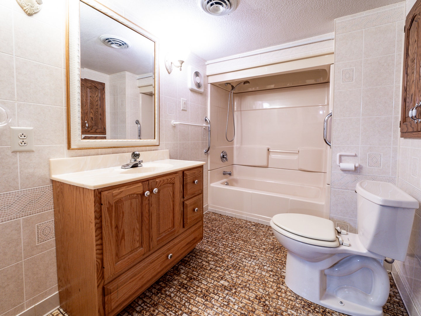 110 Jan Street, Manhattan, IL 60442 Basement Bathroom