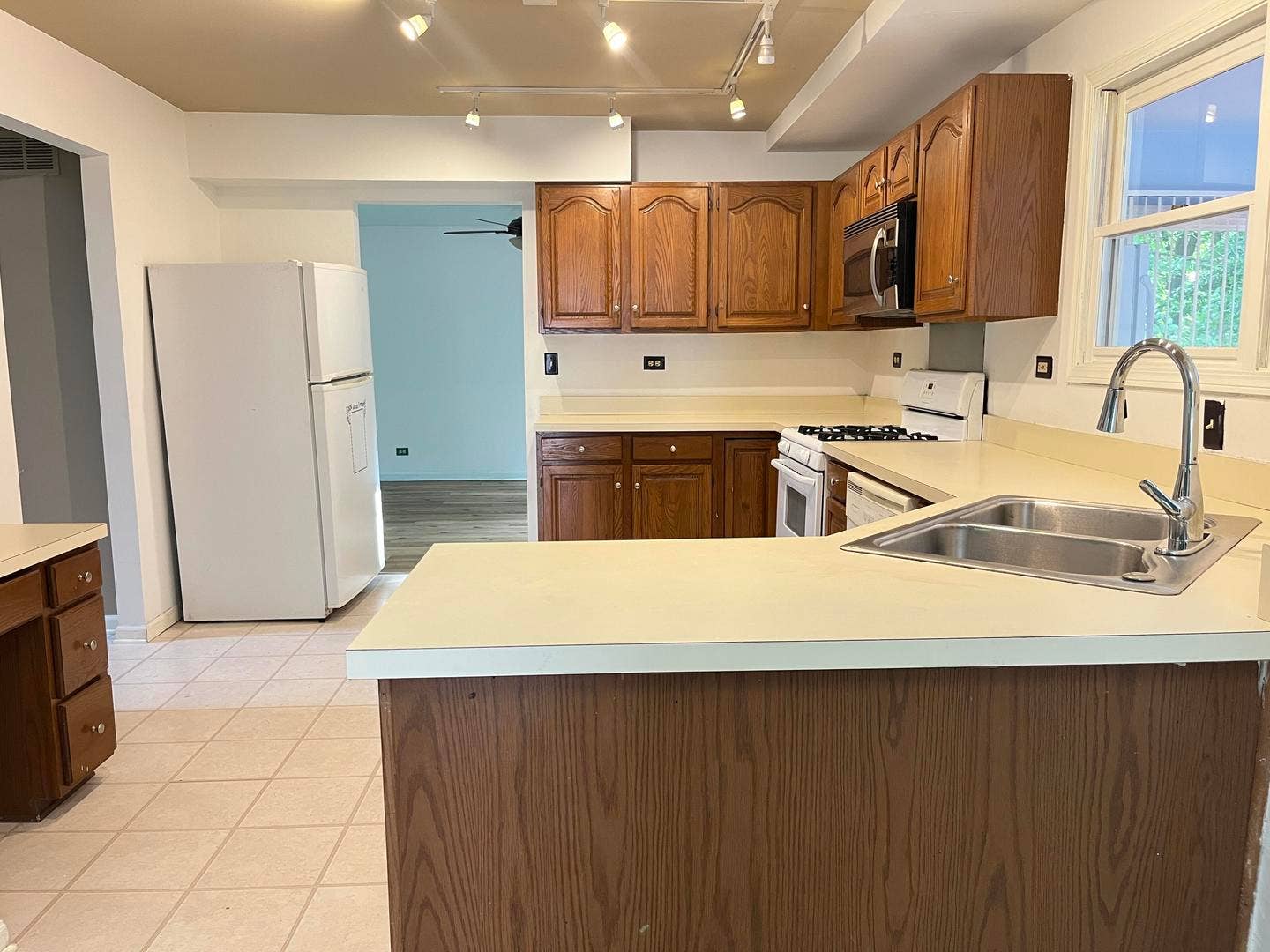 436 Cambridge Way, Bolingbrook, IL 60440 436 Cambridge Way, Bolingbrook, IL 60440