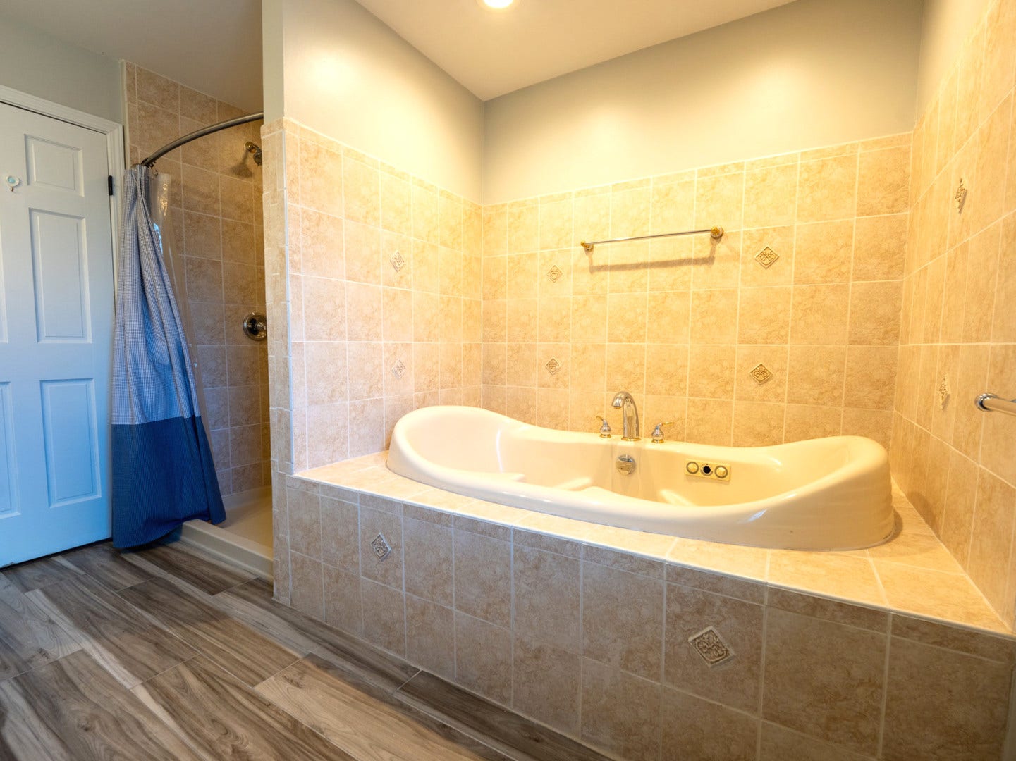 17011 Danielle Court, Oak Forest, IL 60452