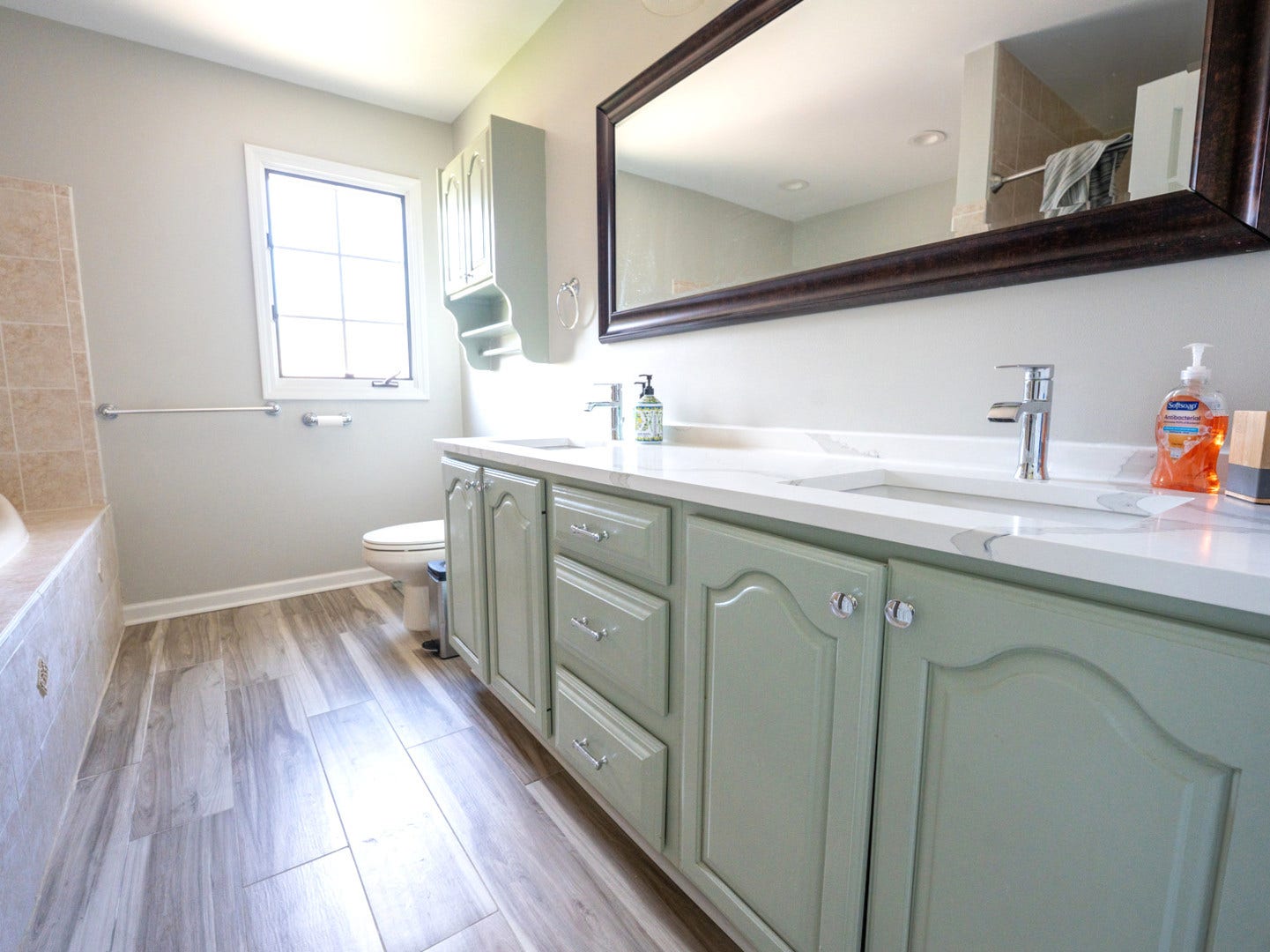 17011 Danielle Court, Oak Forest, IL 60452
