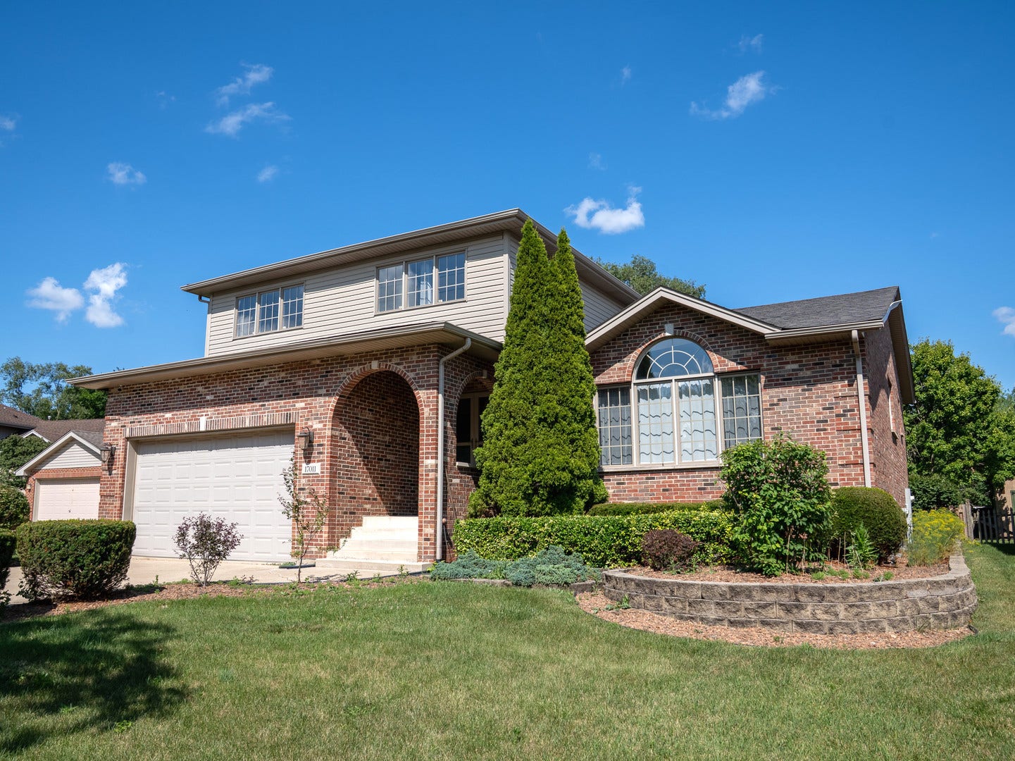 17011 Danielle Court, Oak Forest, IL 60452