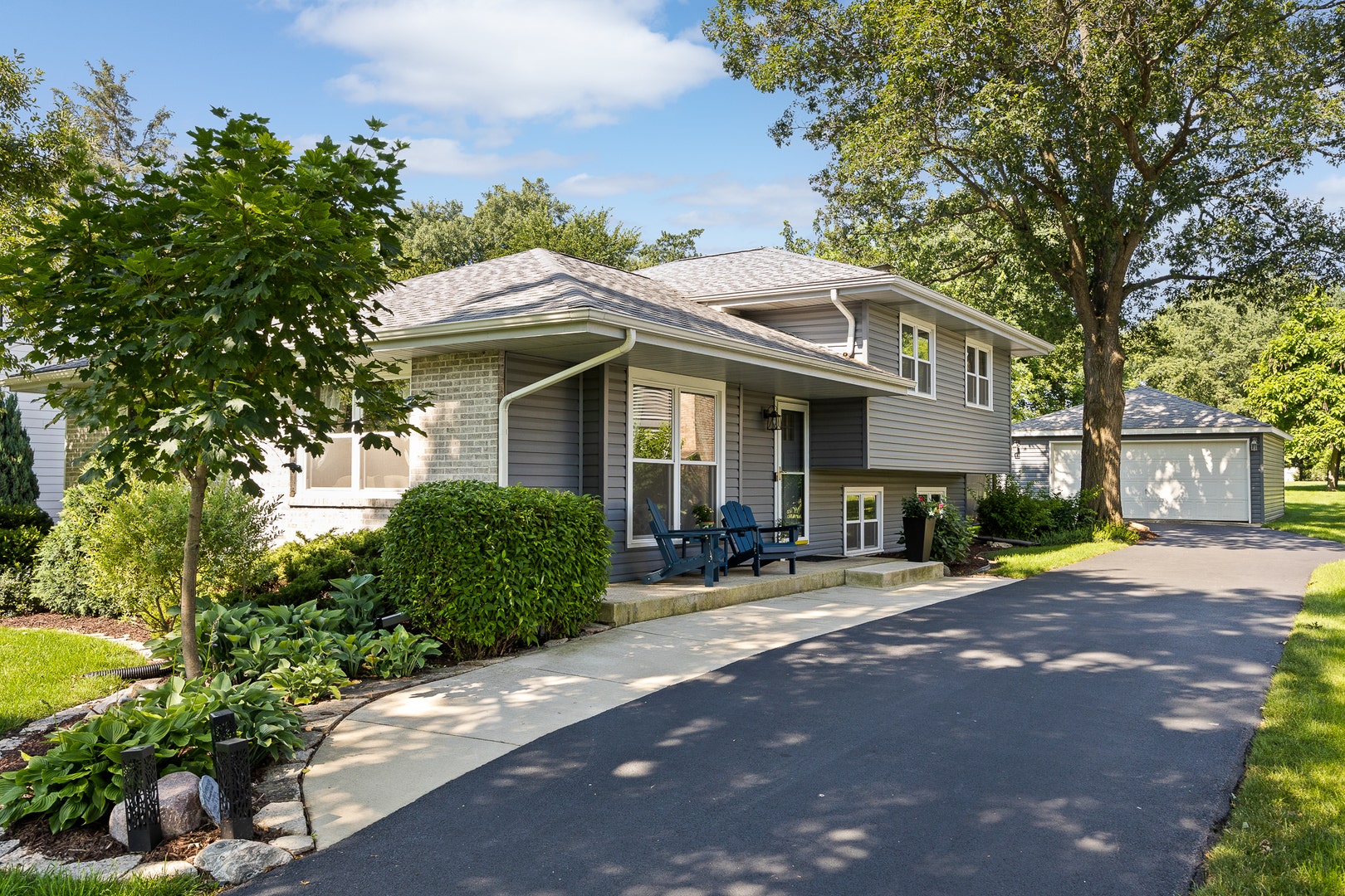 4600 Roslyn Road, Downers Grove, IL 60515 4600 Roslyn Road, Downers Grove, IL 60515