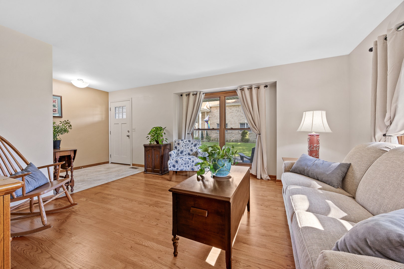 4600 Roslyn Road, Downers Grove, IL 60515 4600 Roslyn Road, Downers Grove, IL 60515