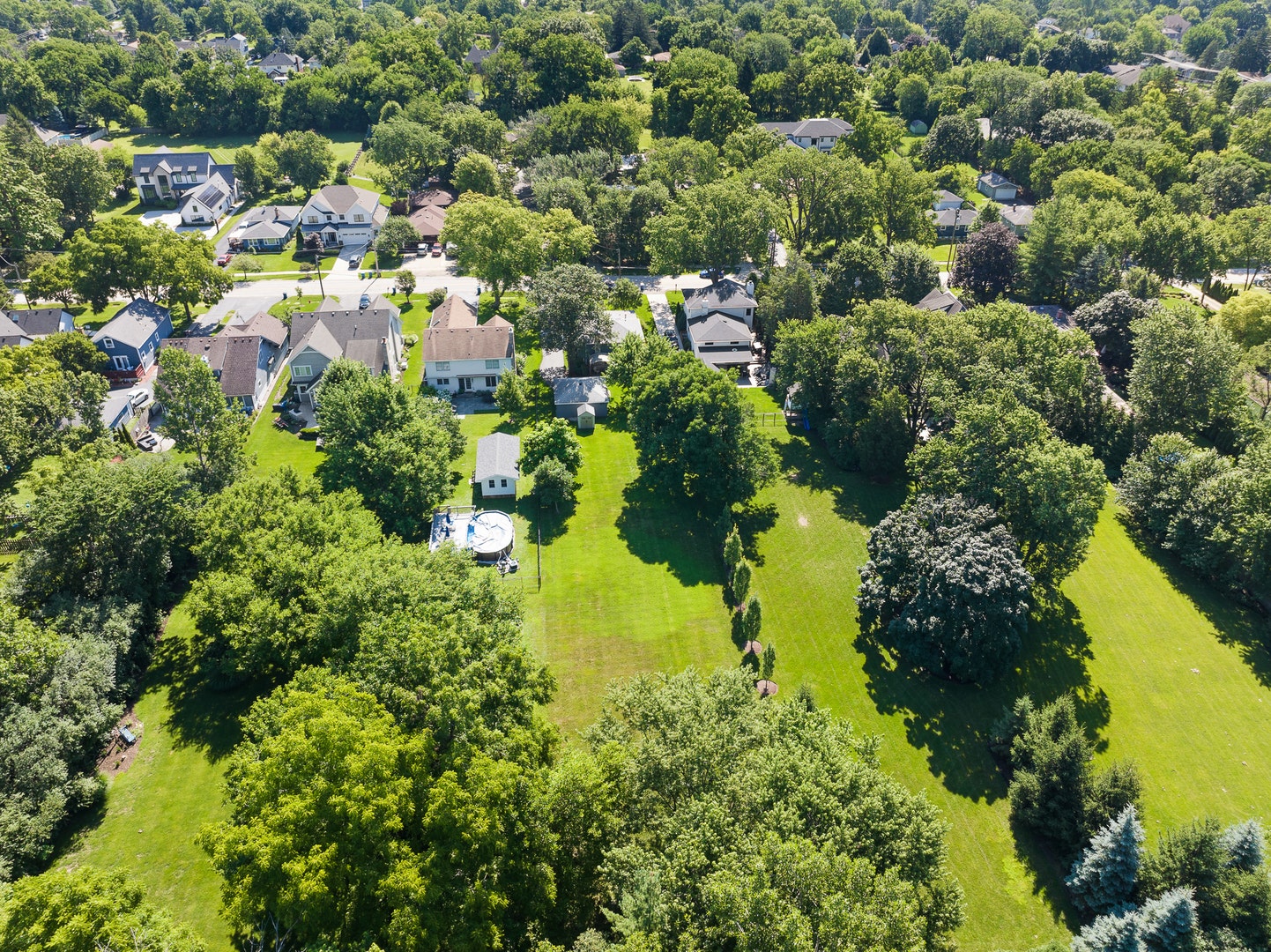 4600 Roslyn Road, Downers Grove, IL 60515 4600 Roslyn Road, Downers Grove, IL 60515