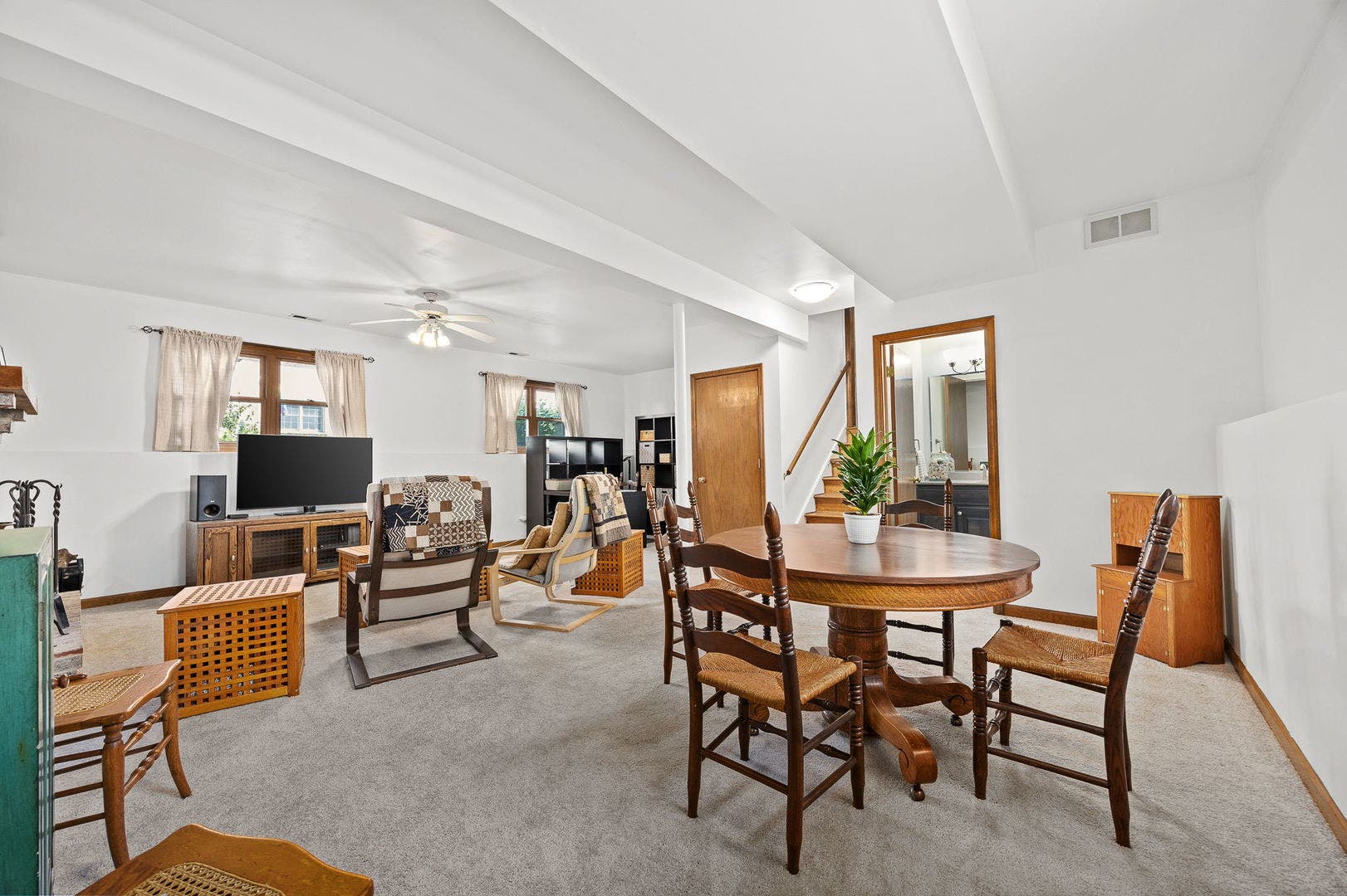 4600 Roslyn Road, Downers Grove, IL 60515 4600 Roslyn Road, Downers Grove, IL 60515