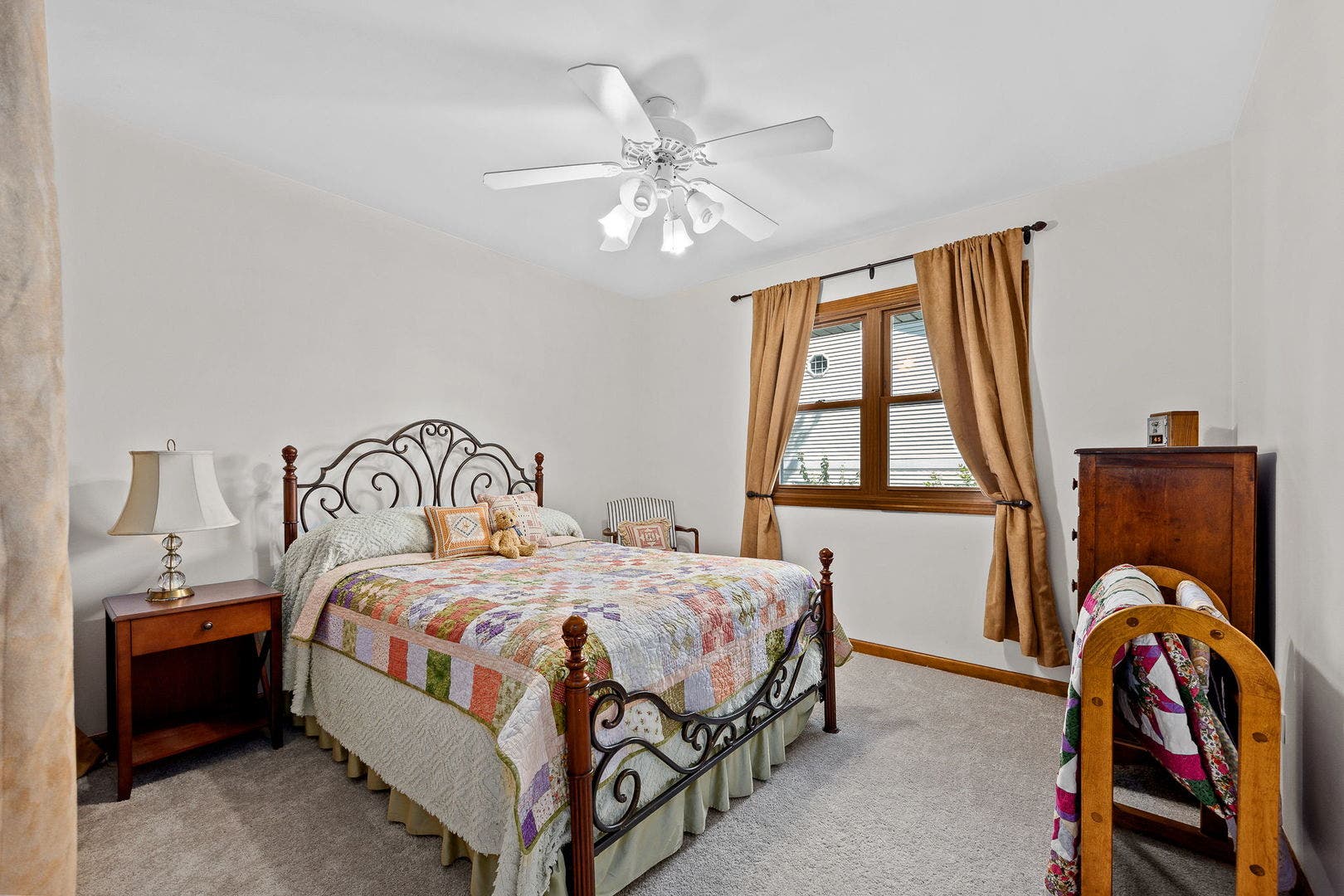 4600 Roslyn Road, Downers Grove, IL 60515 4600 Roslyn Road, Downers Grove, IL 60515