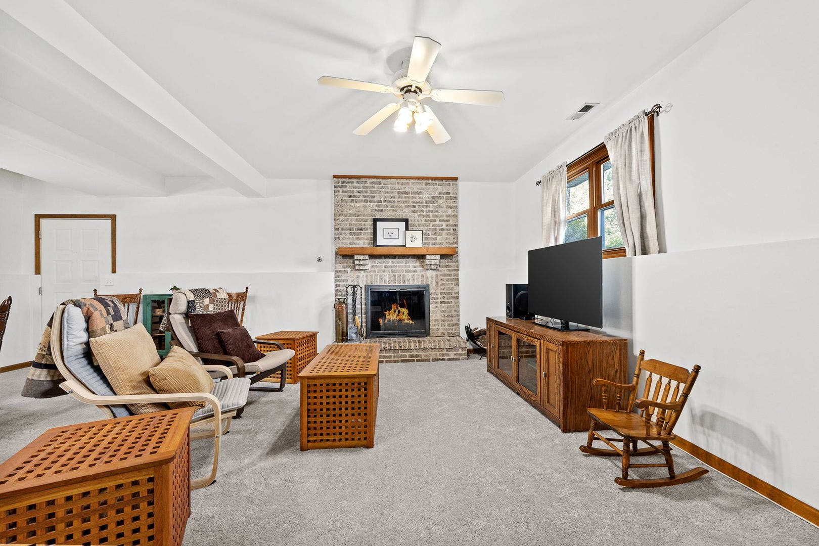 4600 Roslyn Road, Downers Grove, IL 60515 4600 Roslyn Road, Downers Grove, IL 60515