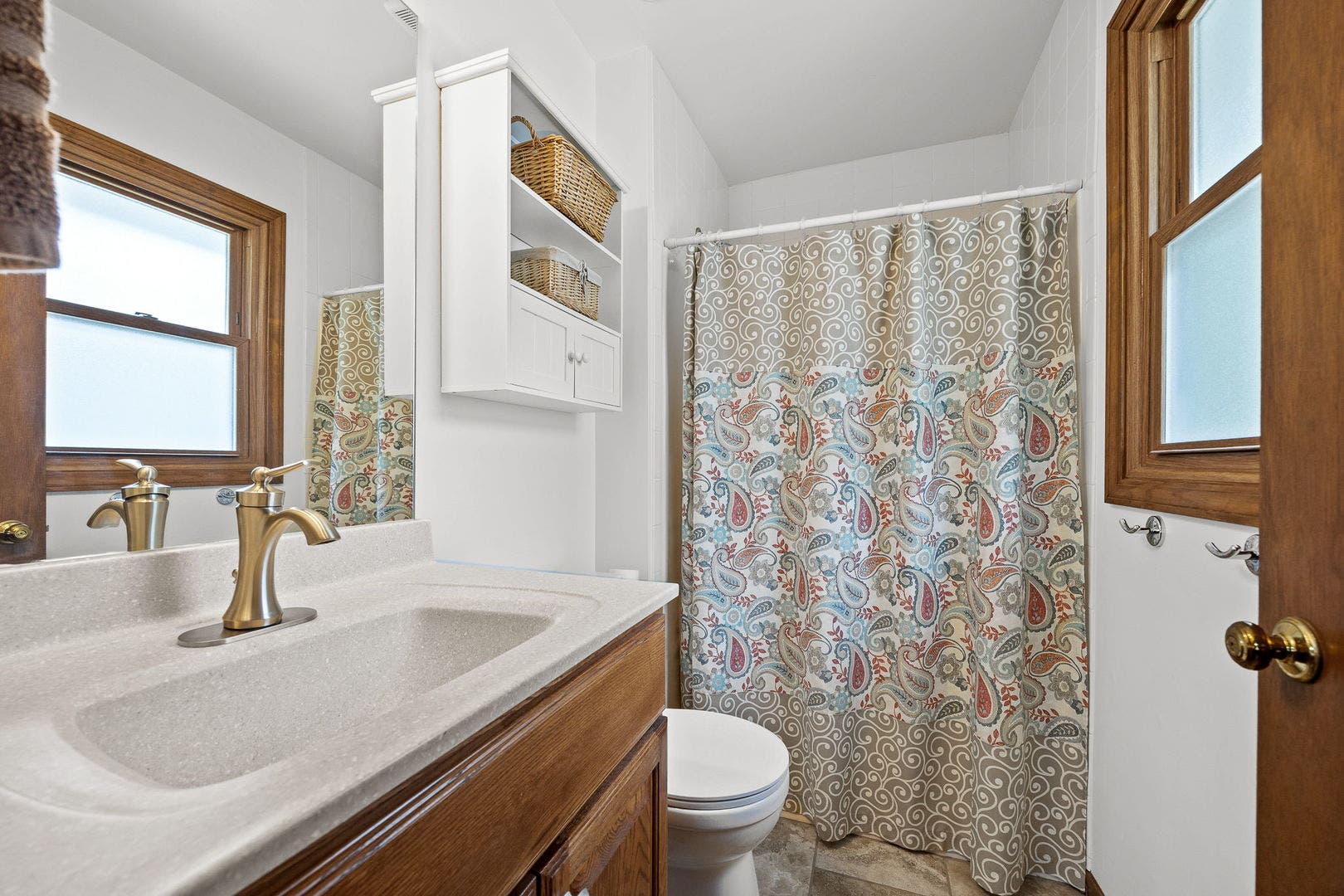 4600 Roslyn Road, Downers Grove, IL 60515 4600 Roslyn Road, Downers Grove, IL 60515