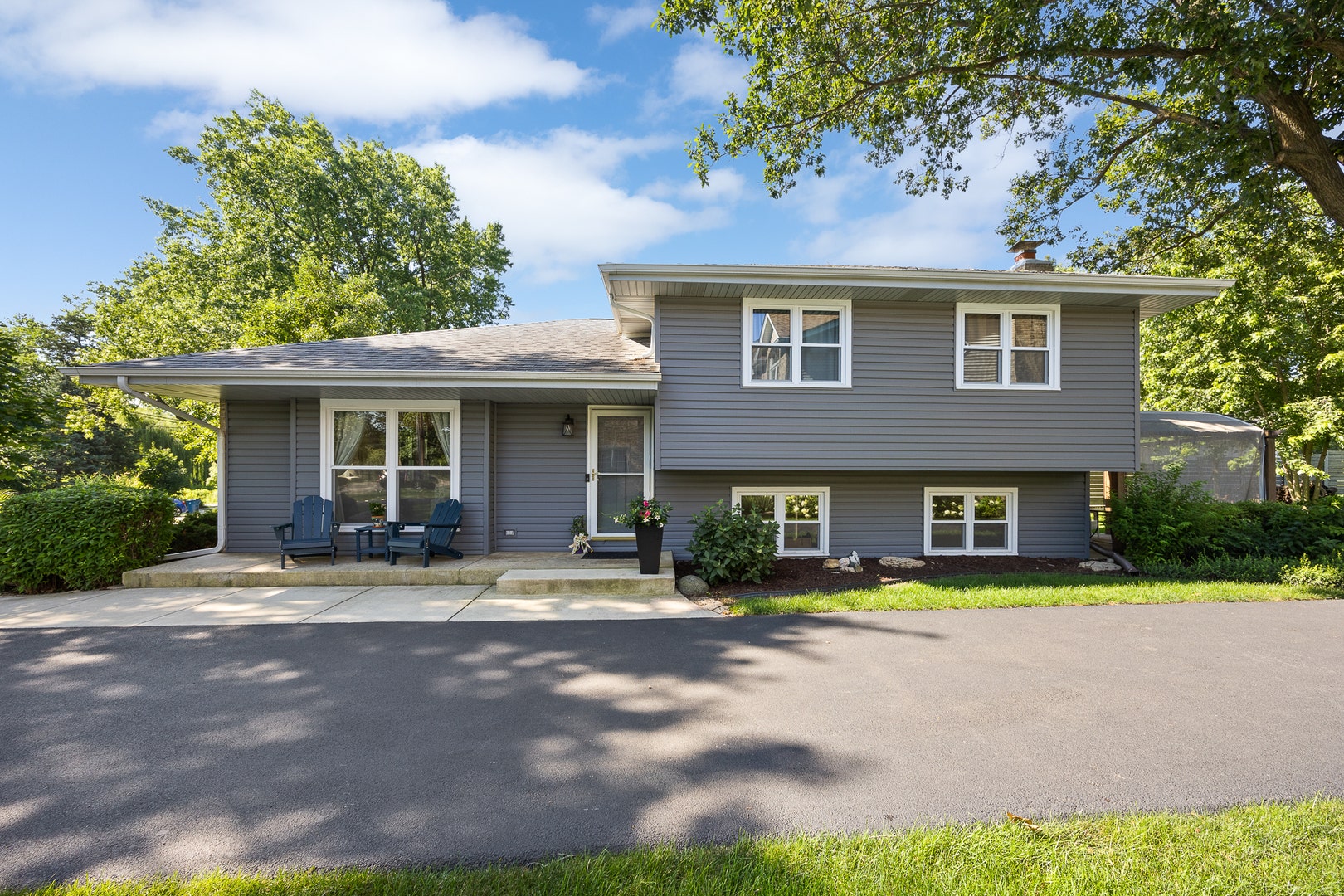 4600 Roslyn Road, Downers Grove, IL 60515 4600 Roslyn Road, Downers Grove, IL 60515