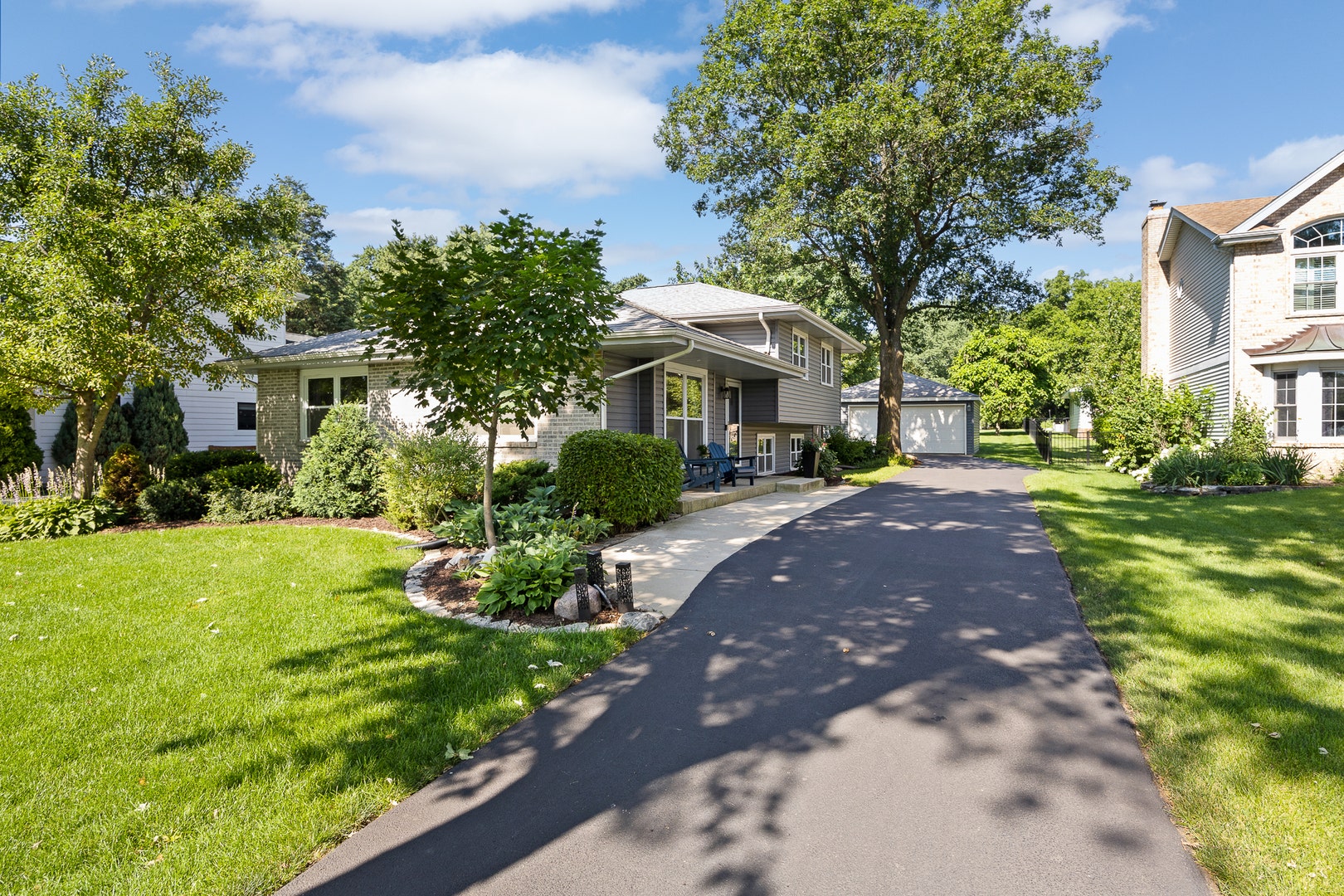 4600 Roslyn Road, Downers Grove, IL 60515 4600 Roslyn Road, Downers Grove, IL 60515