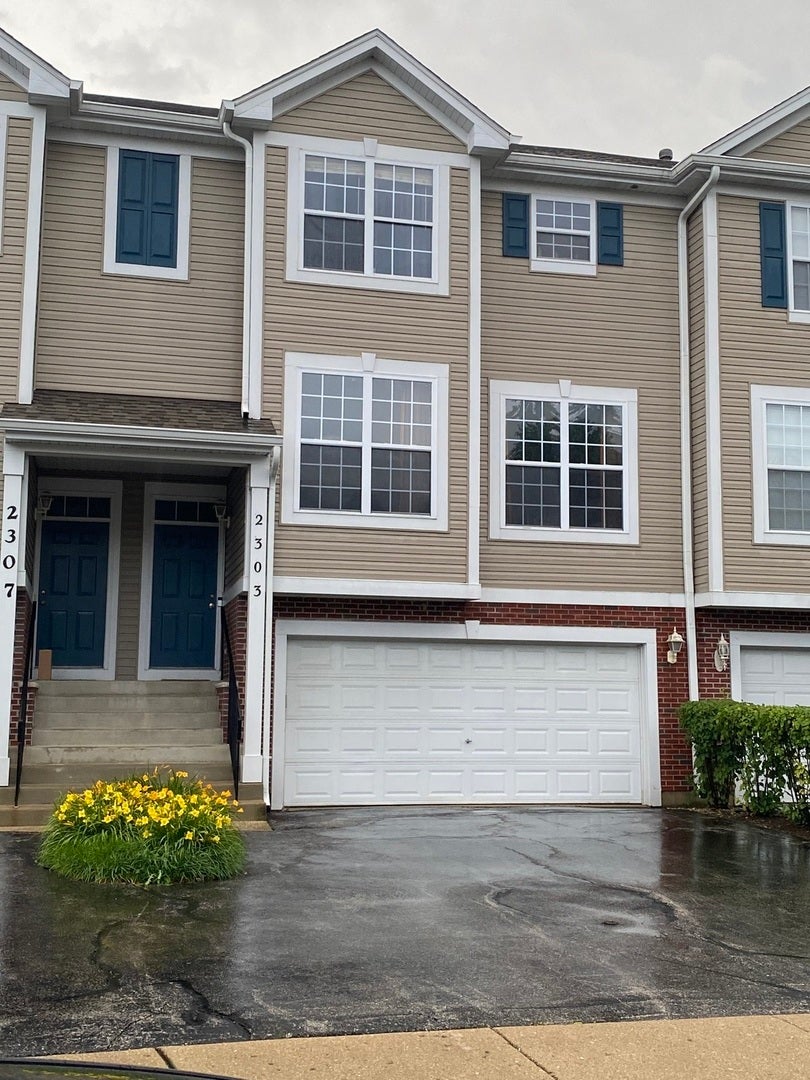2303 Hudson Circle, Aurora, IL 60502 2303 Hudson Circle, Aurora, IL 60502