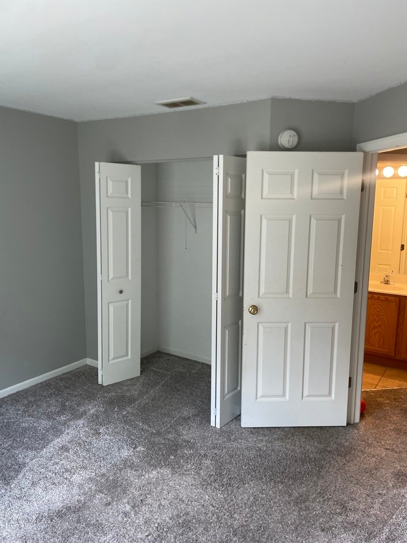 2303 Hudson Circle, Aurora, IL 60502 2303 Hudson Circle, Aurora, IL 60502