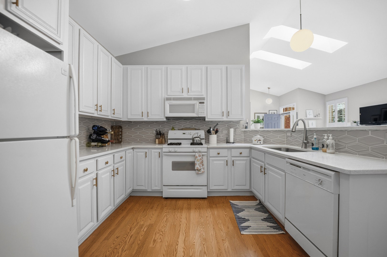 18590 W Point Drive, Tinley Park, IL 60477