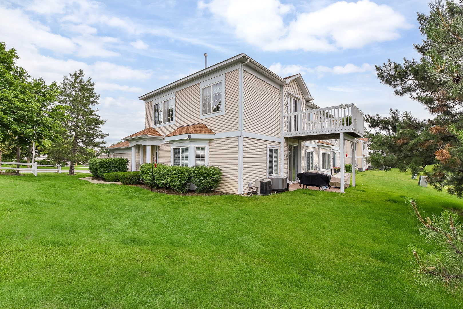2077 College Green Drive, #2077, Elgin, IL 60123