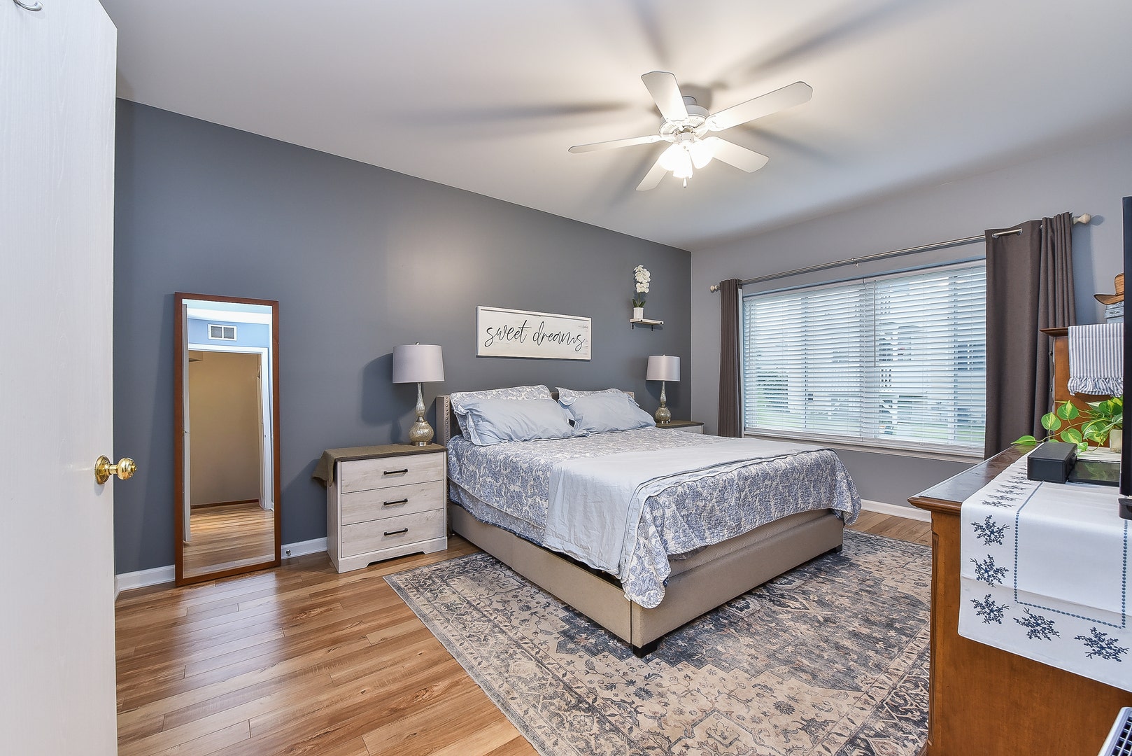 2077 College Green Drive, #2077, Elgin, IL 60123