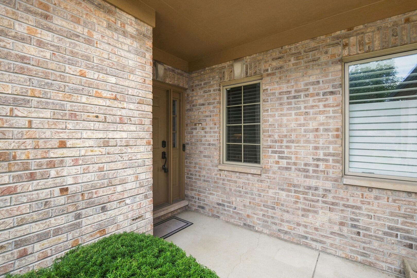 150 Santa Fe Lane, Willow Springs, IL 60480 150 Santa Fe Lane, Willow Springs, IL 60480