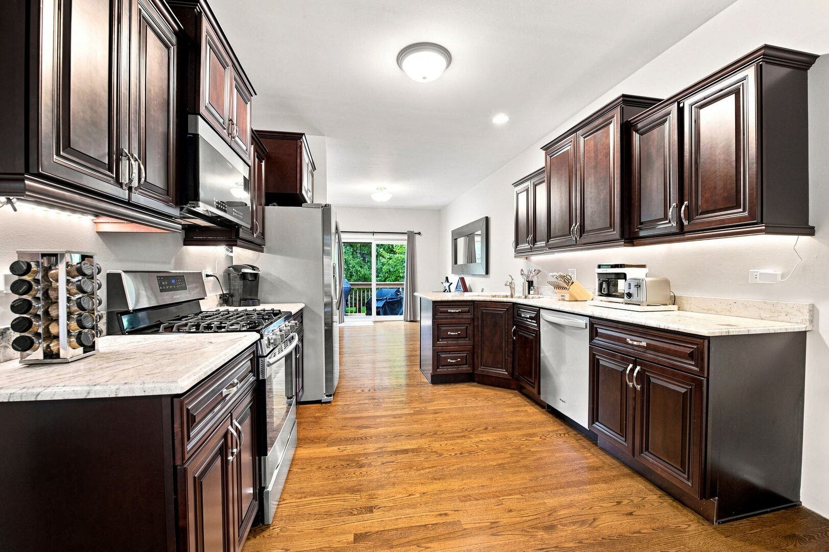 150 Santa Fe Lane, Willow Springs, IL 60480 150 Santa Fe Lane, Willow Springs, IL 60480