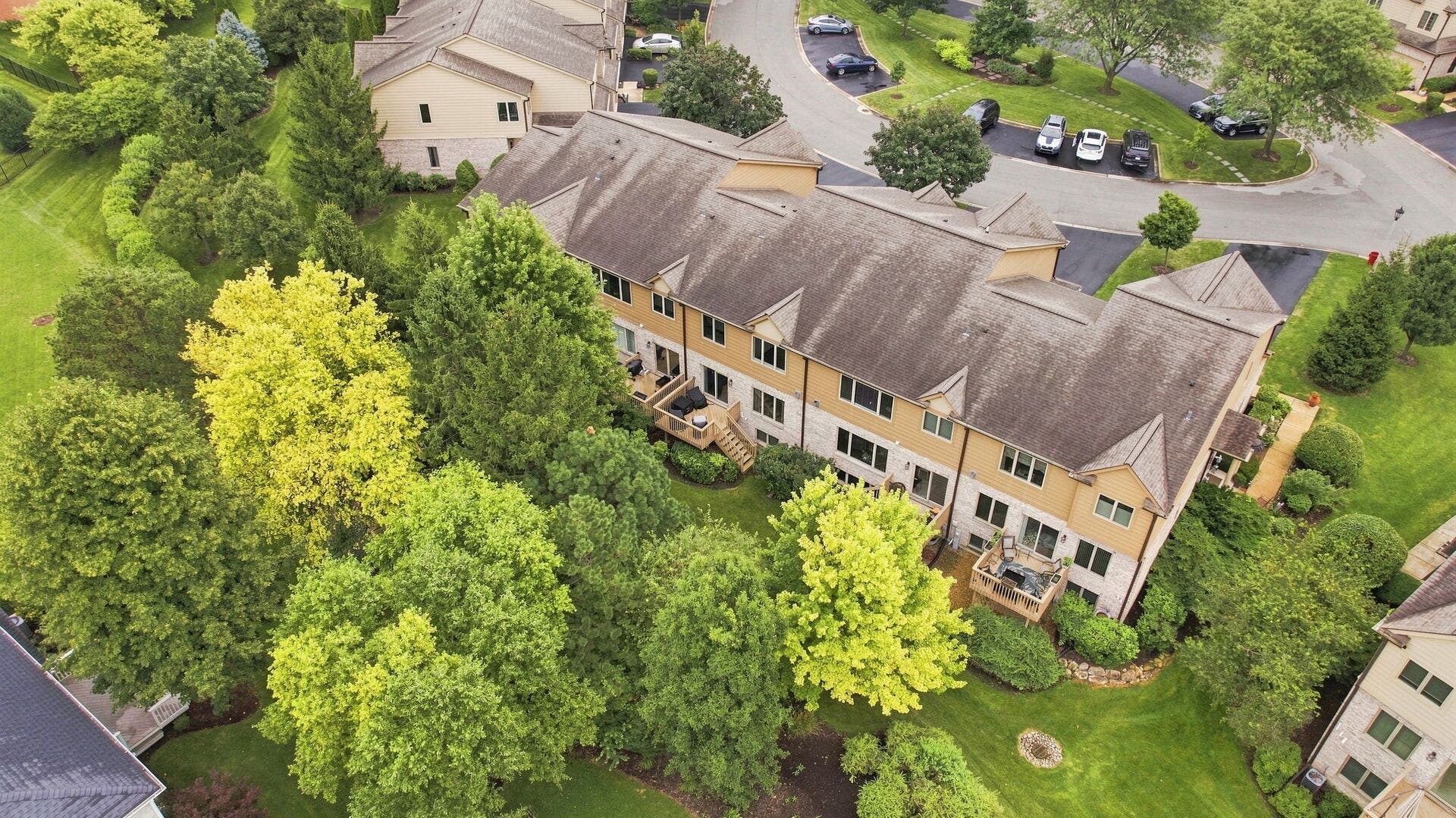 150 Santa Fe Lane, Willow Springs, IL 60480 150 Santa Fe Lane, Willow Springs, IL 60480