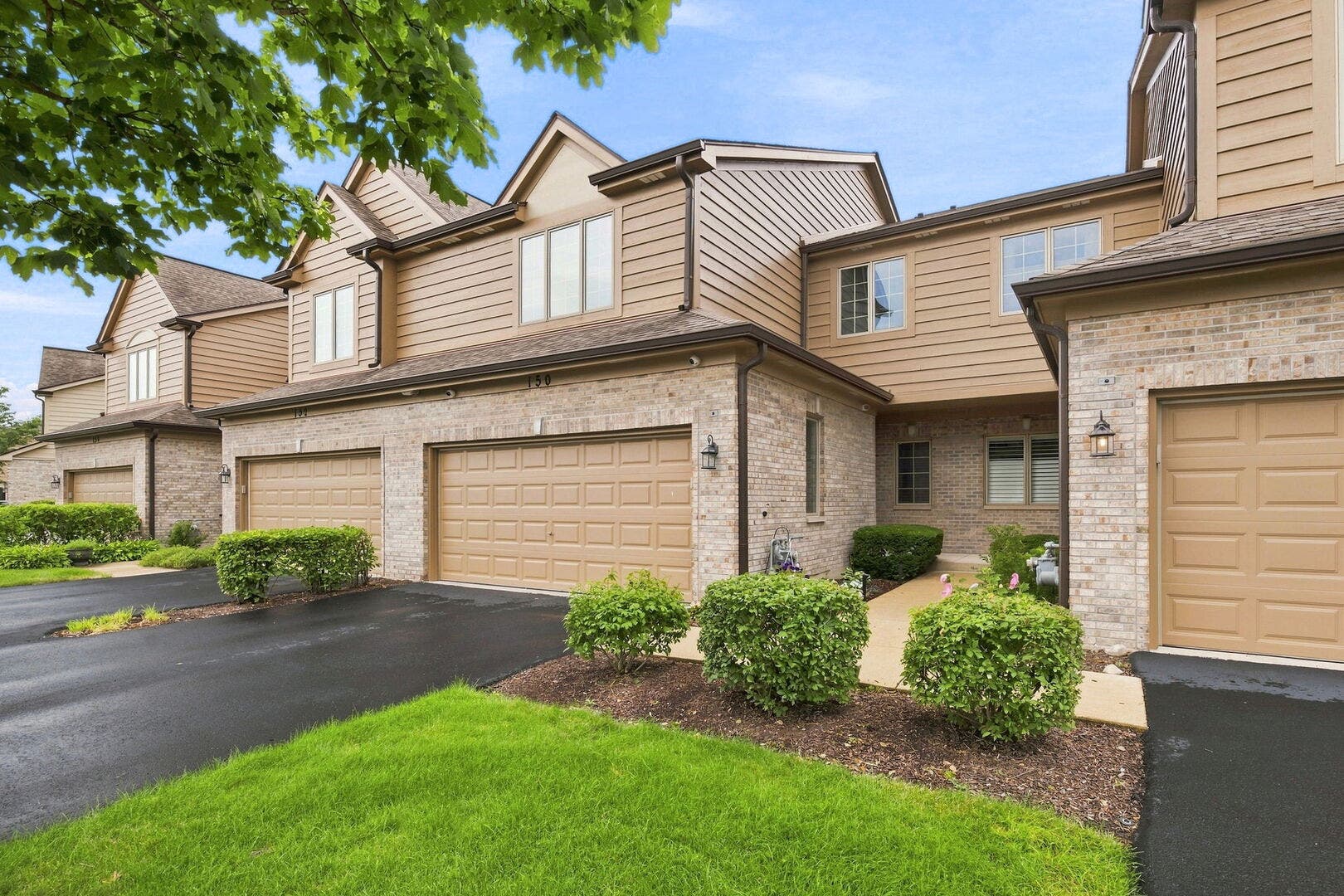 150 Santa Fe Lane, Willow Springs, IL 60480 150 Santa Fe Lane, Willow Springs, IL 60480